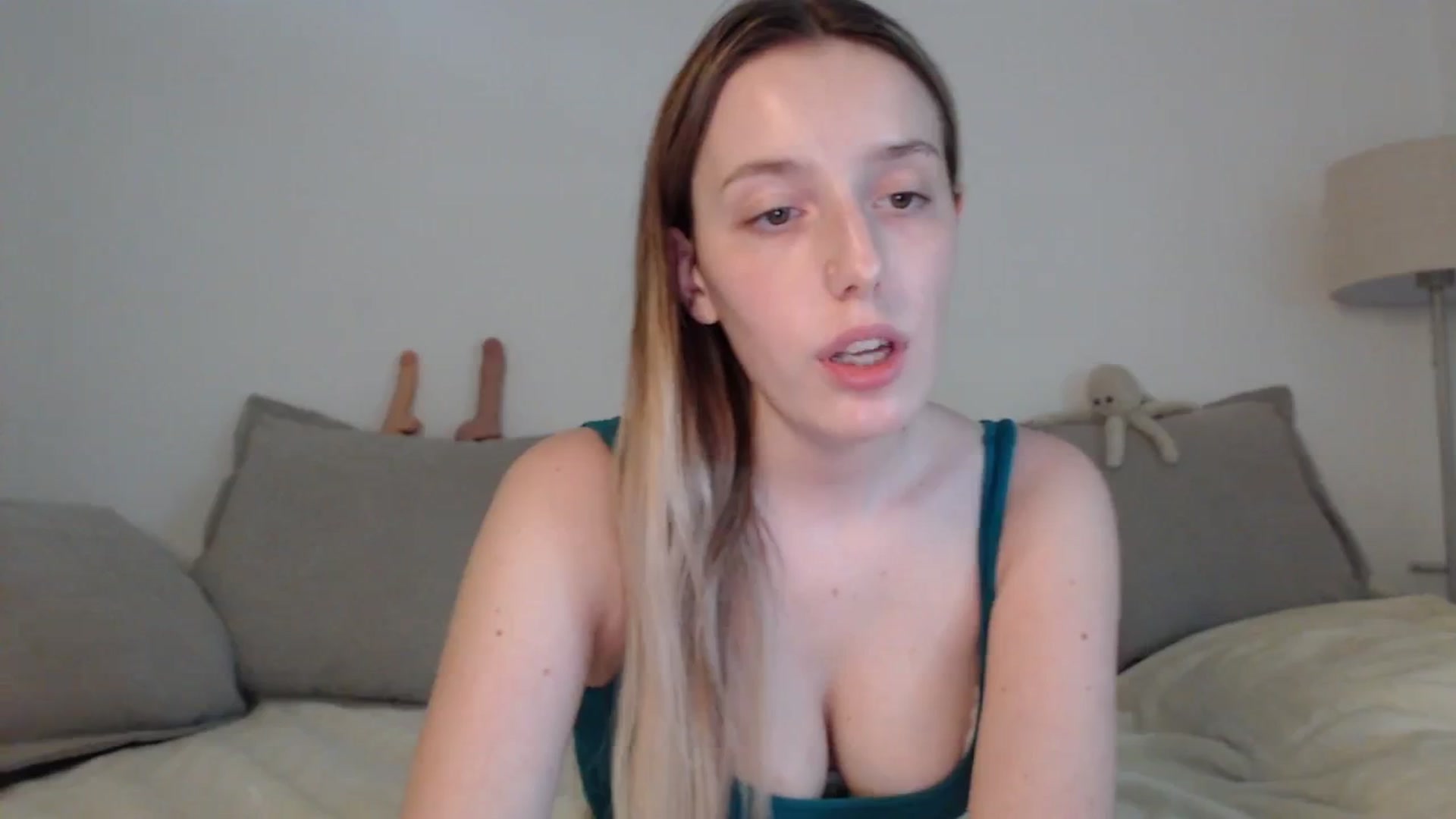 Gallery image thumbnail from Elenaxkiss's myfreecams stream on, 06/03/2025, 16:38 image 12 of 20