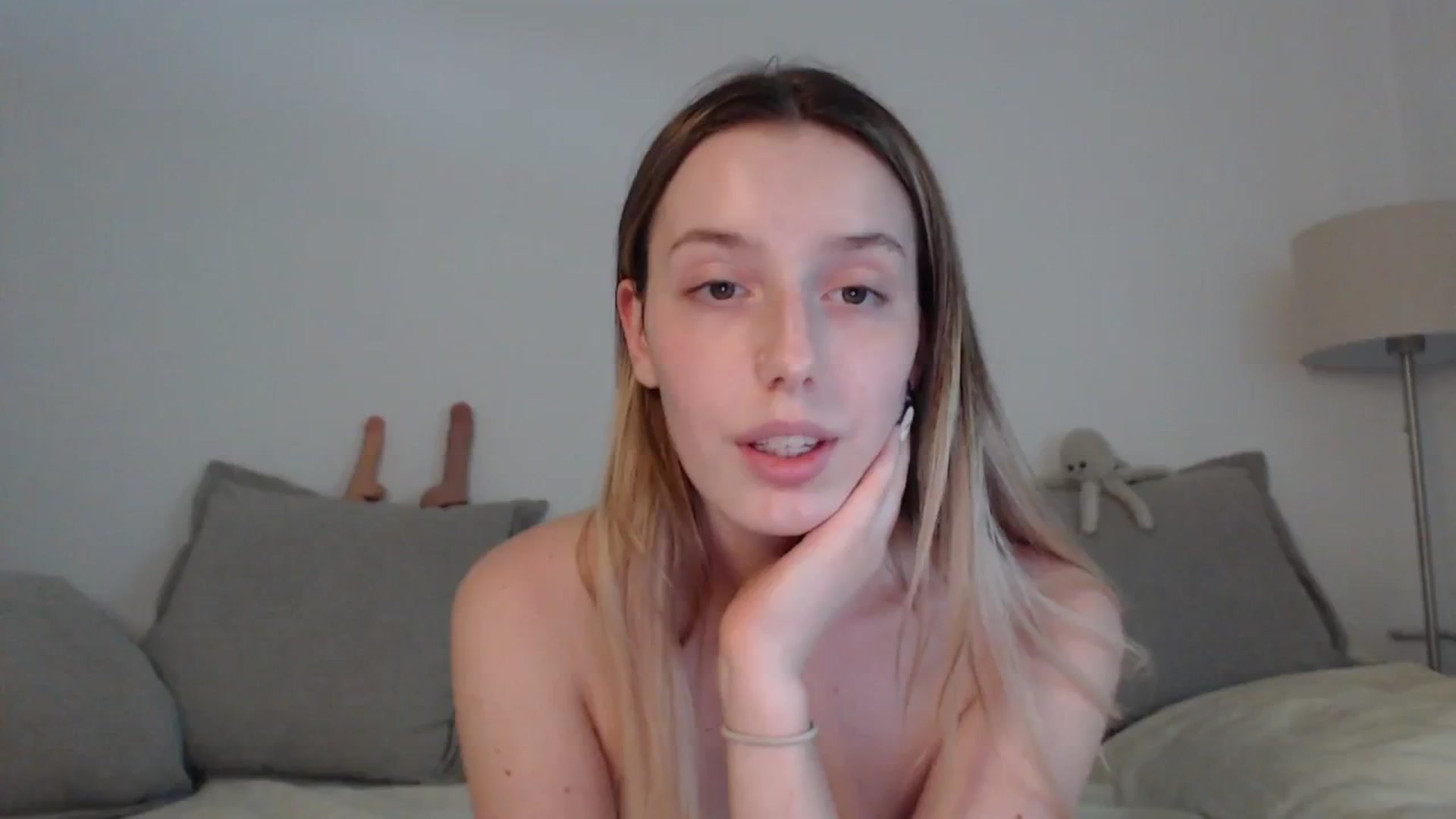 Gallery image thumbnail from Elenaxkiss's myfreecams stream on, 06/03/2025, 16:38 image 8 of 20