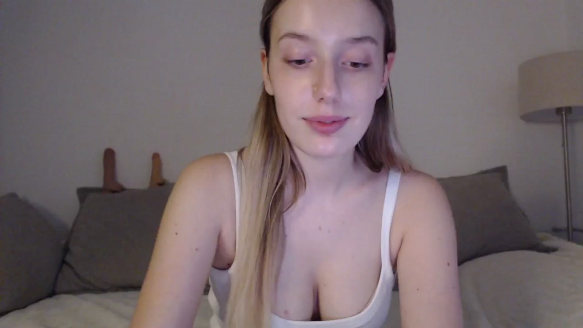 Gallery image thumbnail from Elenaxkiss's myfreecams stream on, 06/06/2025, 18:00 image 18 of 20