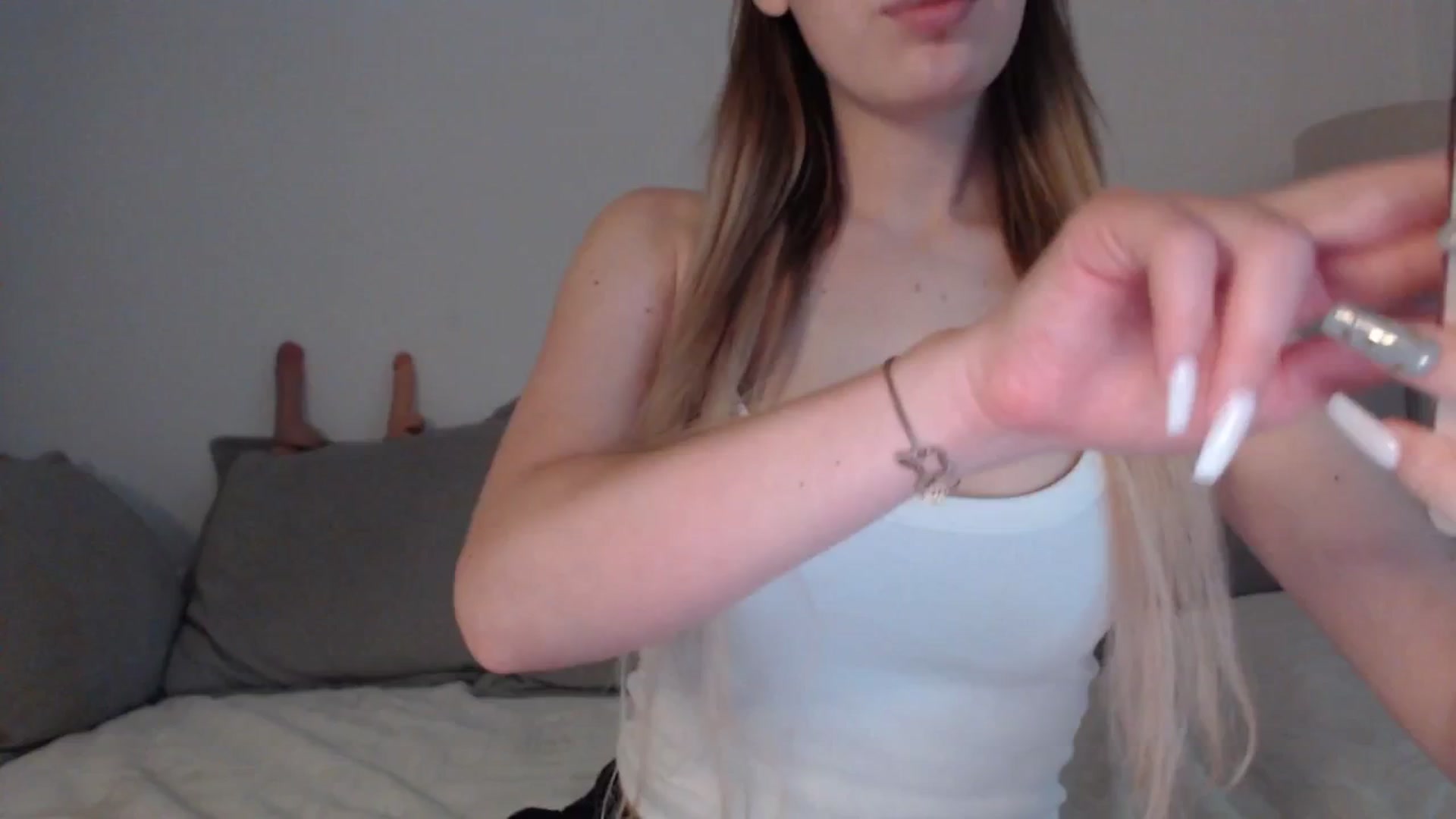 Gallery image thumbnail from Elenaxkiss's myfreecams stream on, 06/06/2025, 18:00 image 7 of 20