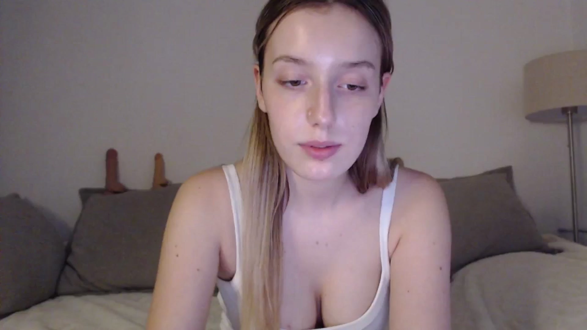 Gallery image thumbnail from Elenaxkiss's myfreecams stream on, 06/06/2025, 18:00 image 20 of 20