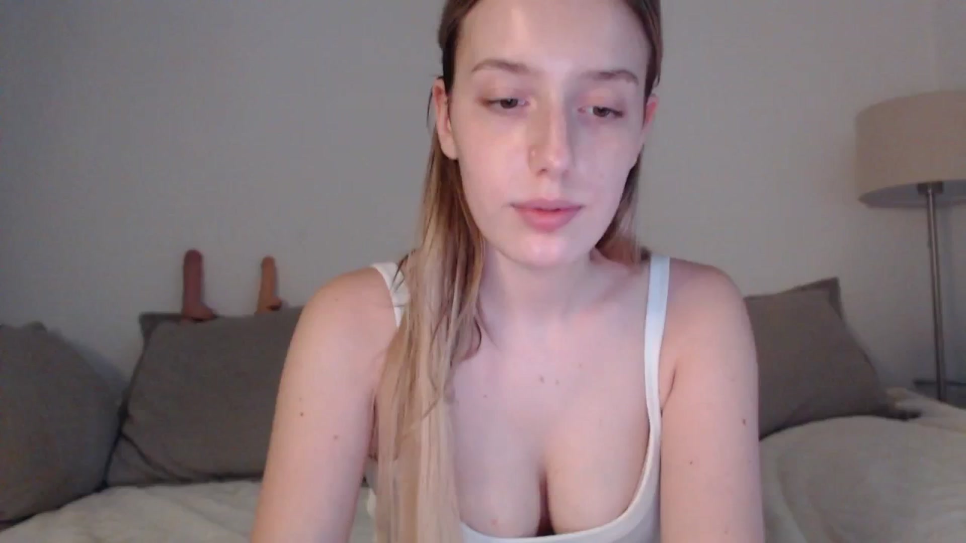 Gallery image thumbnail from Elenaxkiss's myfreecams stream on, 06/06/2025, 18:00 image 11 of 20