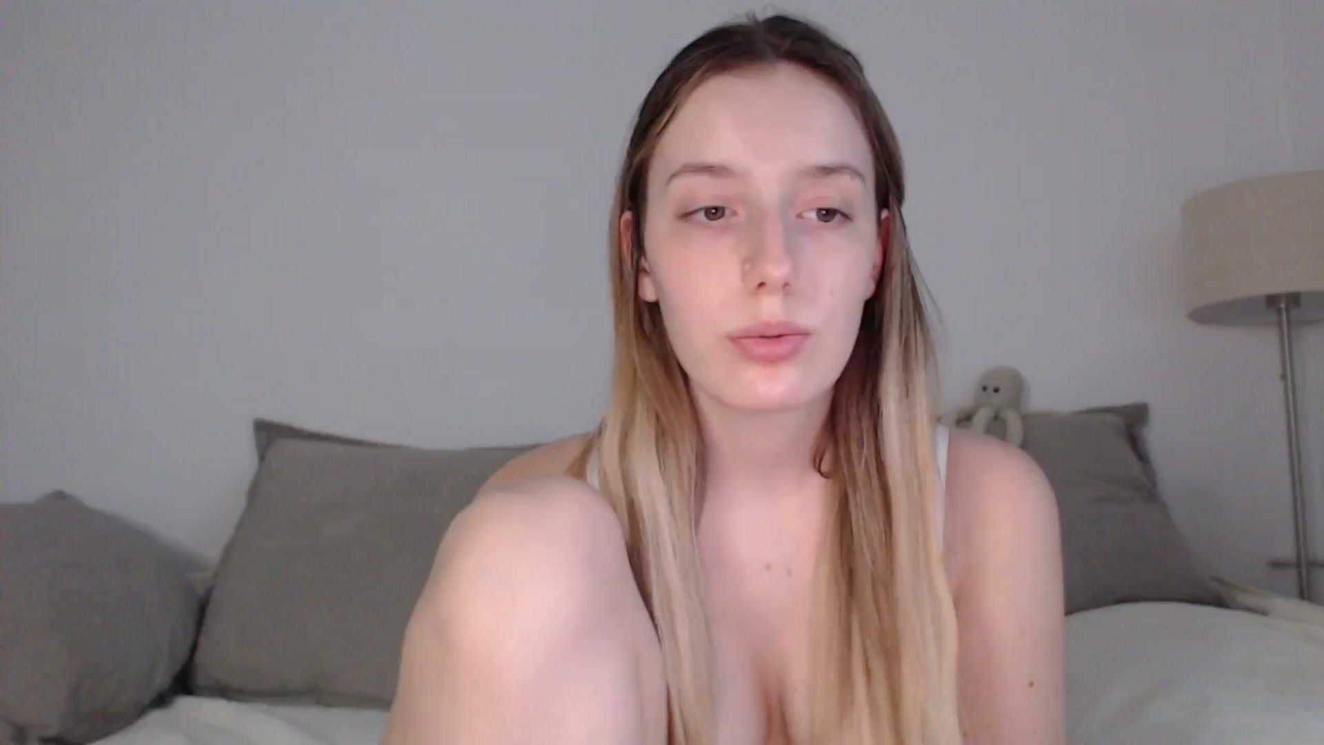Gallery image thumbnail from Elenaxkiss's myfreecams stream on, 06/07/2025, 18:17 image 15 of 20