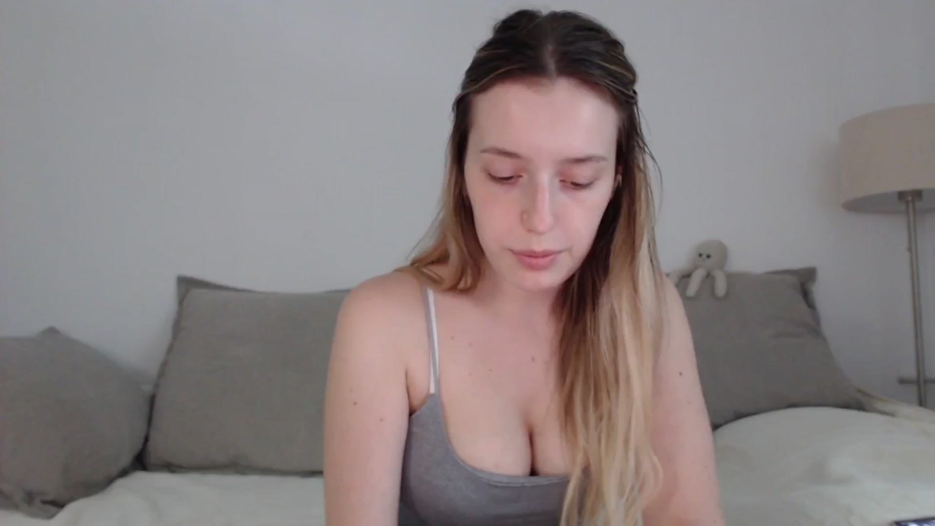Gallery image thumbnail from Elenaxkiss's myfreecams stream on, 06/07/2025, 18:17 image 2 of 20