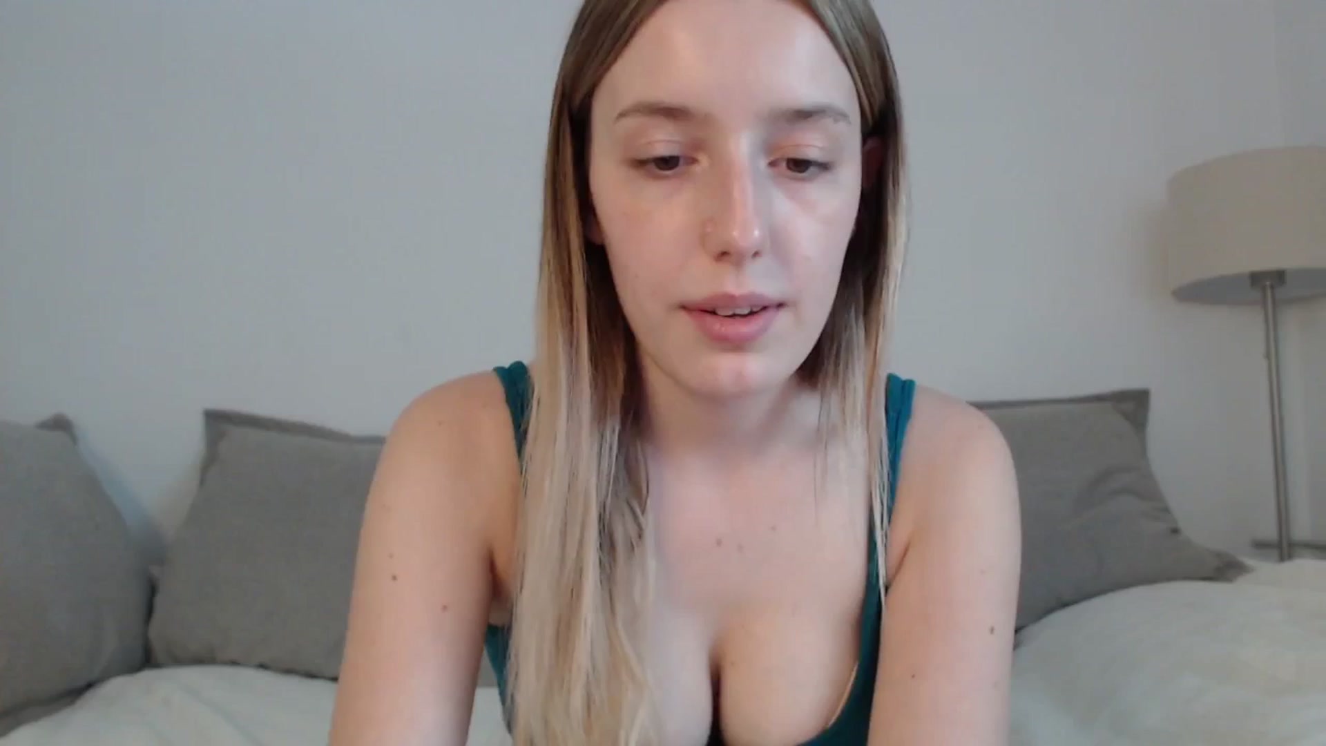 Gallery image thumbnail from Elenaxkiss's myfreecams stream on, 06/08/2025, 12:41 image 11 of 20