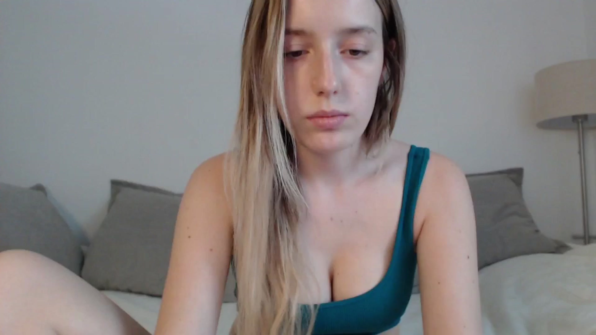 Gallery image thumbnail from Elenaxkiss's myfreecams stream on, 06/08/2025, 13:33 image 9 of 20