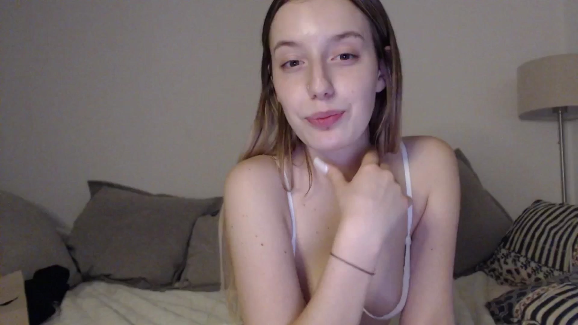 Gallery image thumbnail from Elenaxkiss's myfreecams stream on, 06/10/2025, 18:57 image 4 of 20