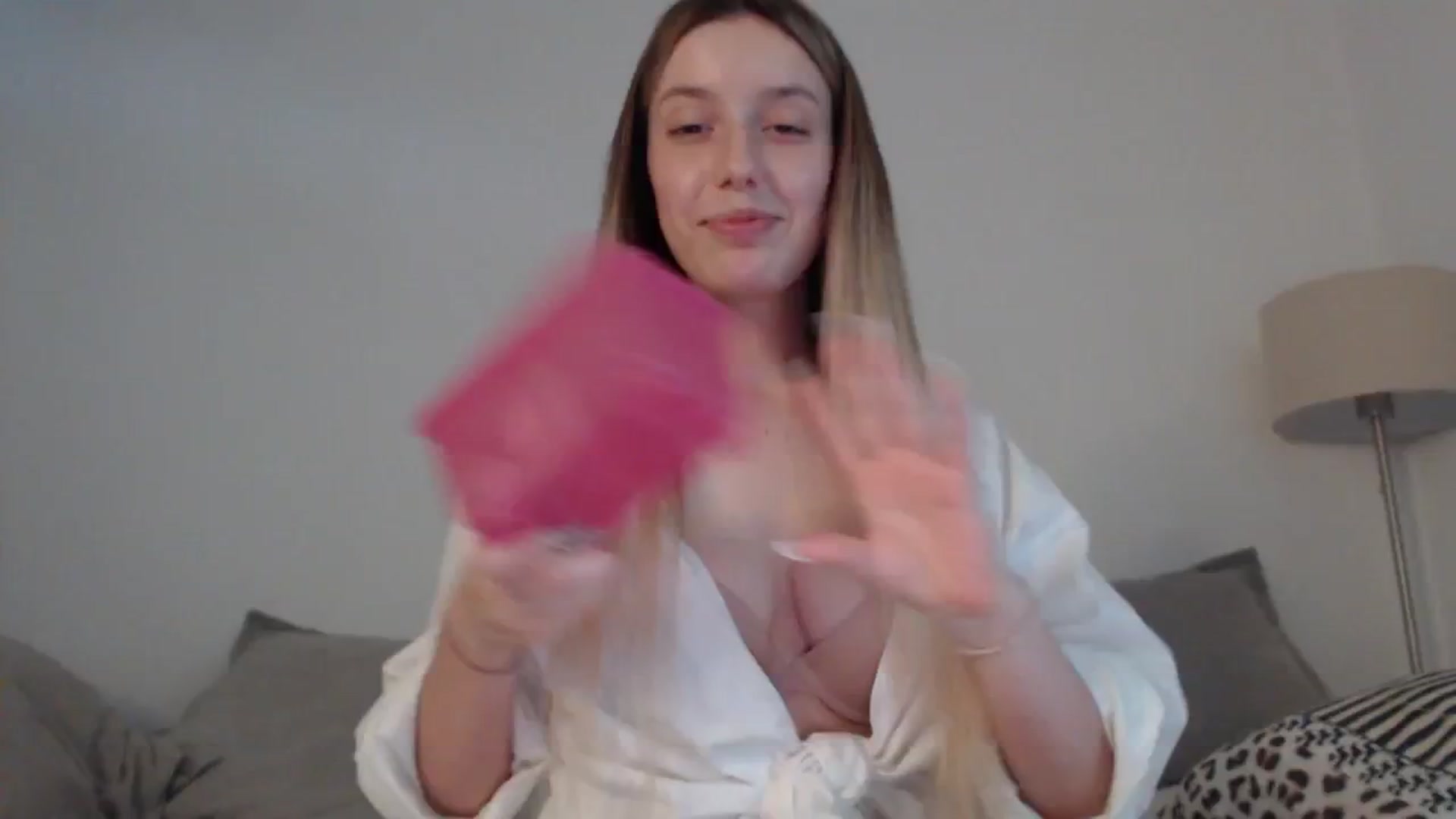 Gallery image thumbnail from Elenaxkiss's myfreecams stream on, 06/11/2025, 16:13 image 4 of 20
