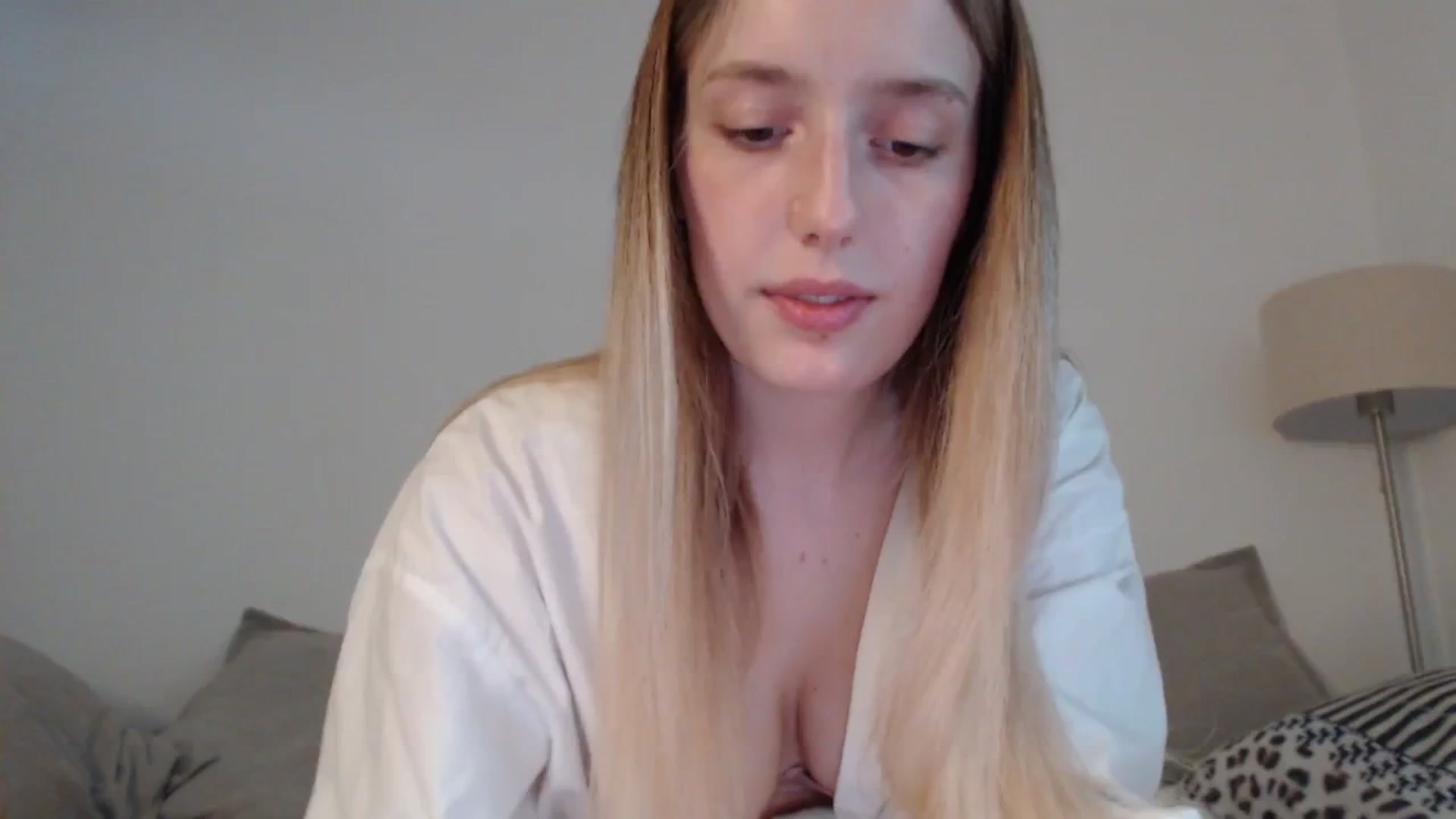 Gallery image thumbnail from Elenaxkiss's myfreecams stream on, 06/11/2025, 16:13 image 5 of 20