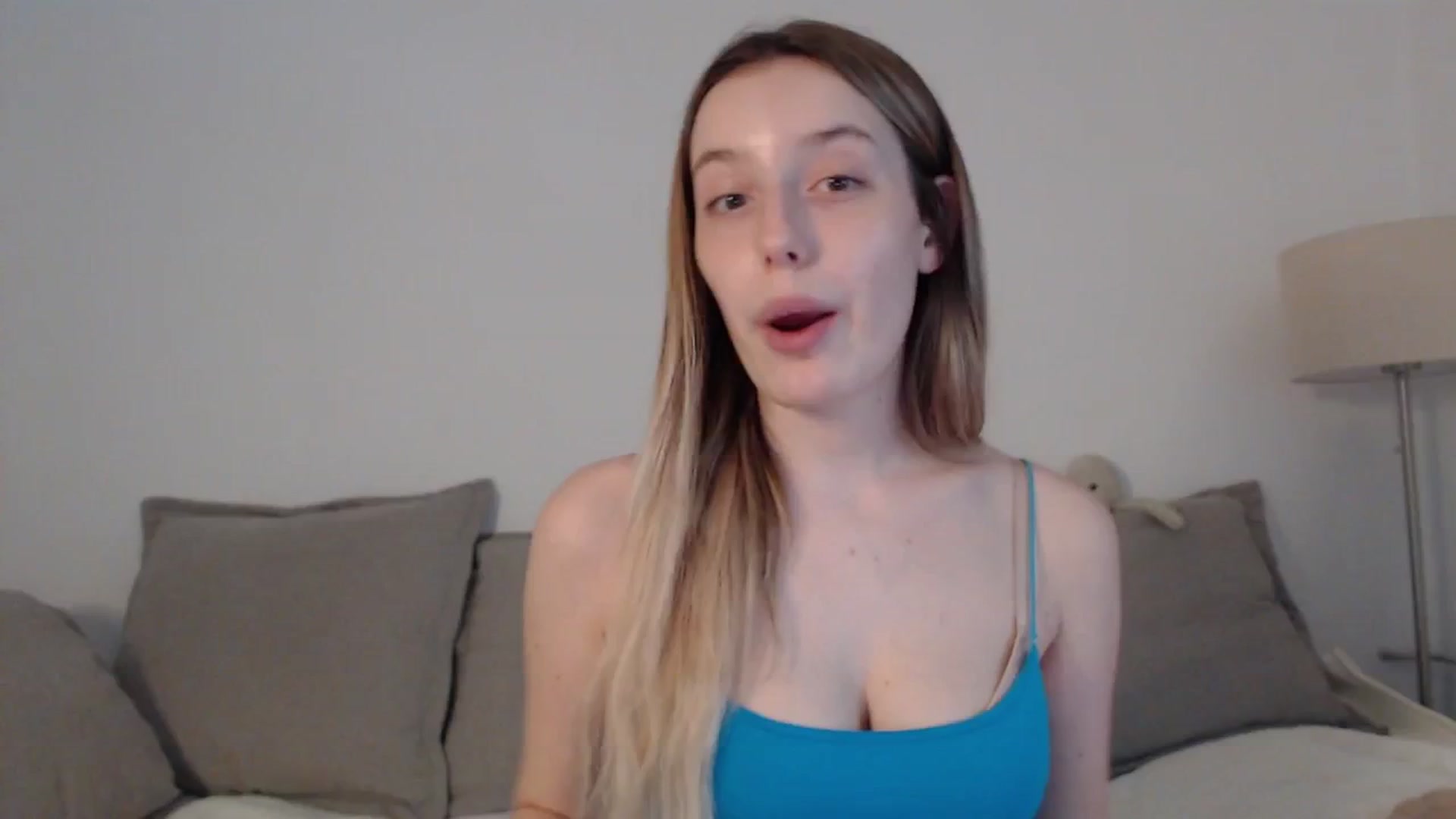 Gallery image thumbnail from Elenaxkiss's myfreecams stream on, 06/16/2025, 11:36 image 2 of 20