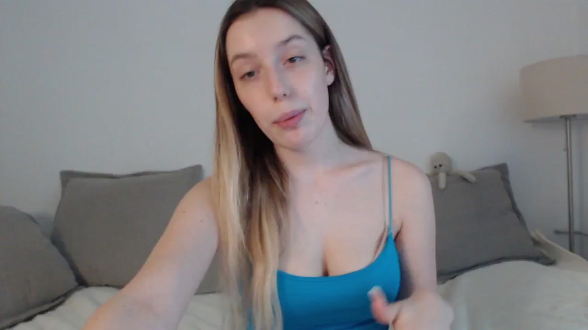 Gallery image thumbnail from Elenaxkiss's myfreecams stream on, 06/16/2025, 11:36 image 7 of 20