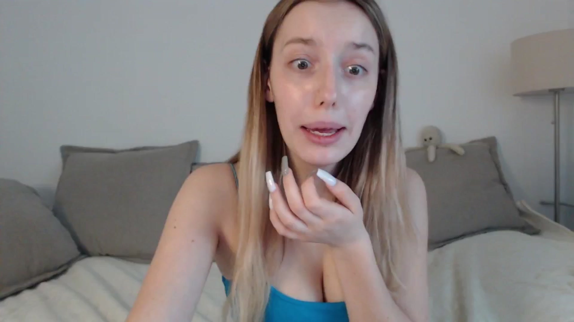 Gallery image thumbnail from Elenaxkiss's myfreecams stream on, 06/16/2025, 11:36 image 10 of 20
