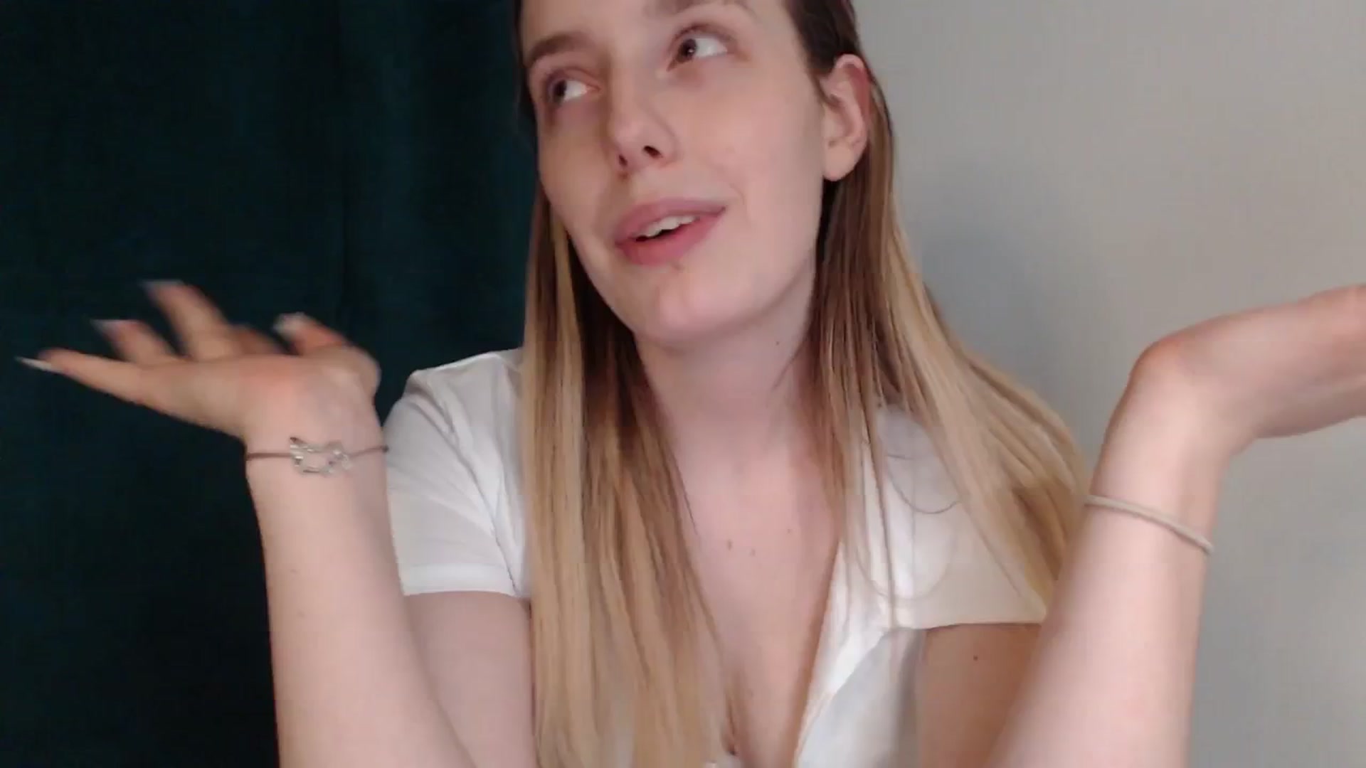 Gallery image thumbnail from Elenaxkiss's myfreecams stream on, 06/21/2025, 19:09 image 3 of 20