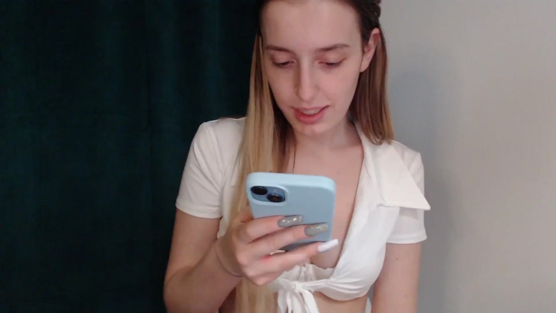 Gallery image thumbnail from Elenaxkiss's myfreecams stream on, 06/21/2025, 19:09 image 1 of 20