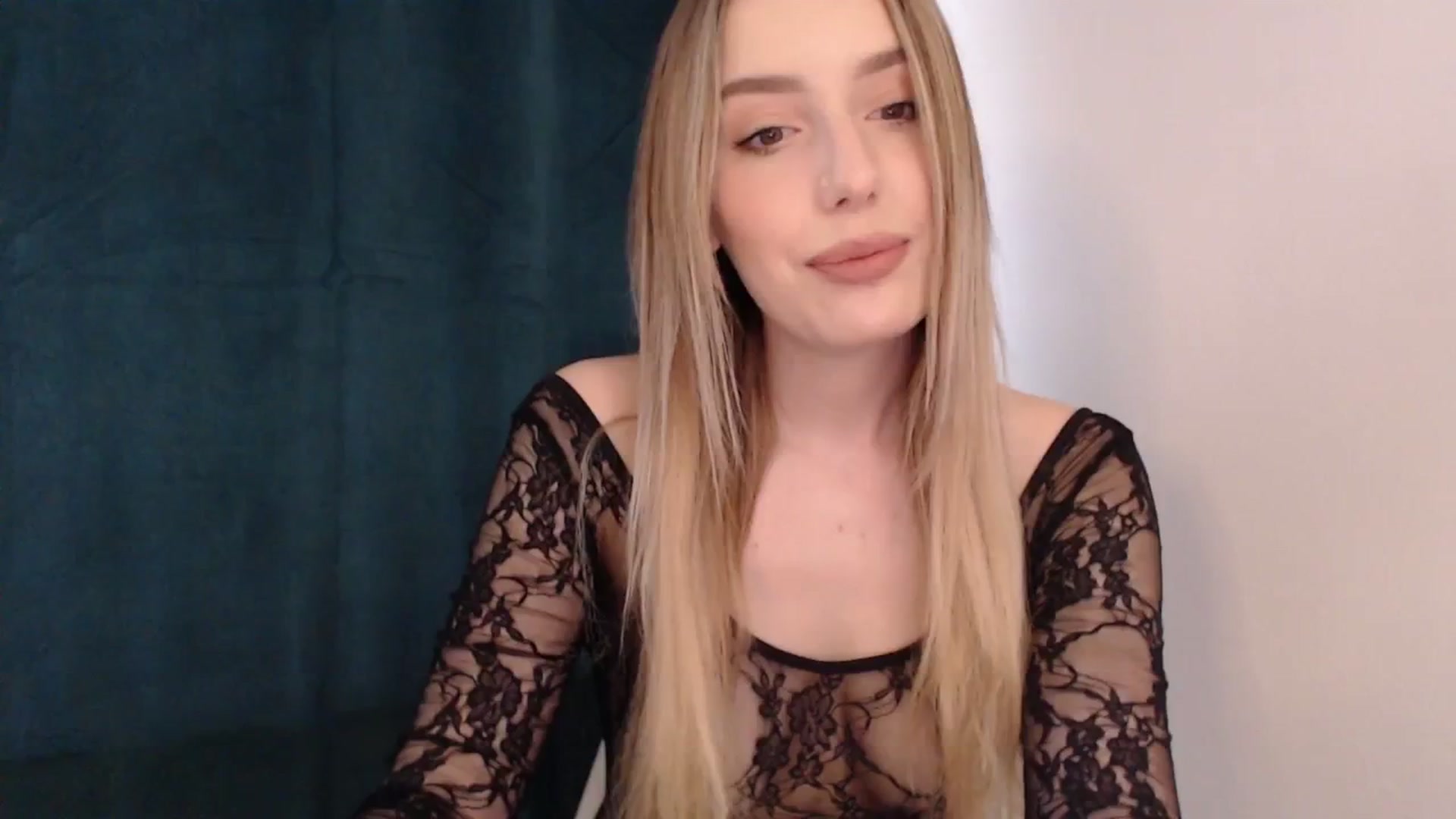 Gallery image thumbnail from Elenaxkiss's myfreecams stream on, 06/23/2025, 09:25 image 4 of 20
