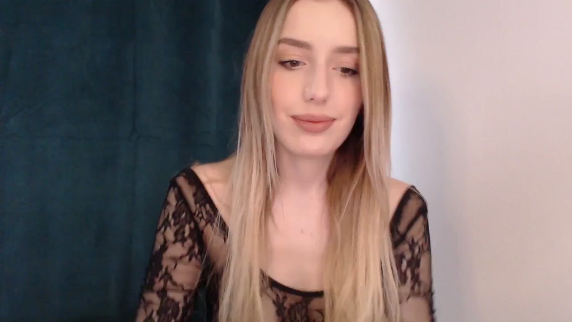 Gallery image thumbnail from Elenaxkiss's myfreecams stream on, 06/23/2025, 09:25 image 2 of 20