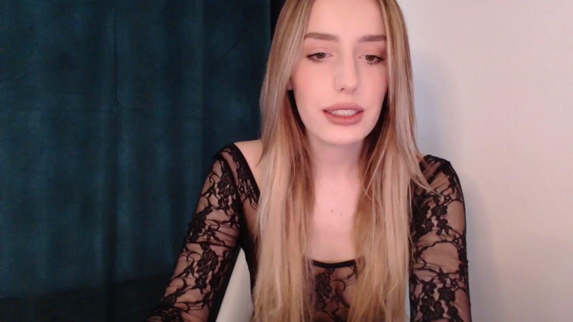 Gallery image thumbnail from Elenaxkiss's myfreecams stream on, 06/23/2025, 09:25 image 9 of 20