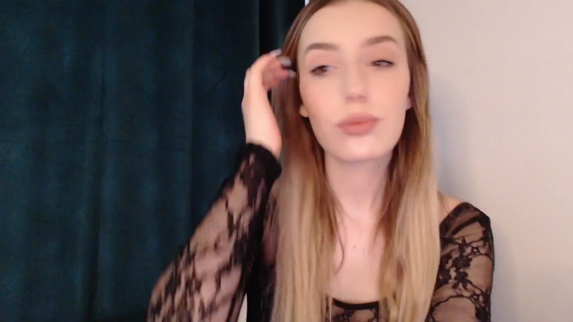 Gallery image thumbnail from Elenaxkiss's myfreecams stream on, 06/23/2025, 10:50 image 18 of 20