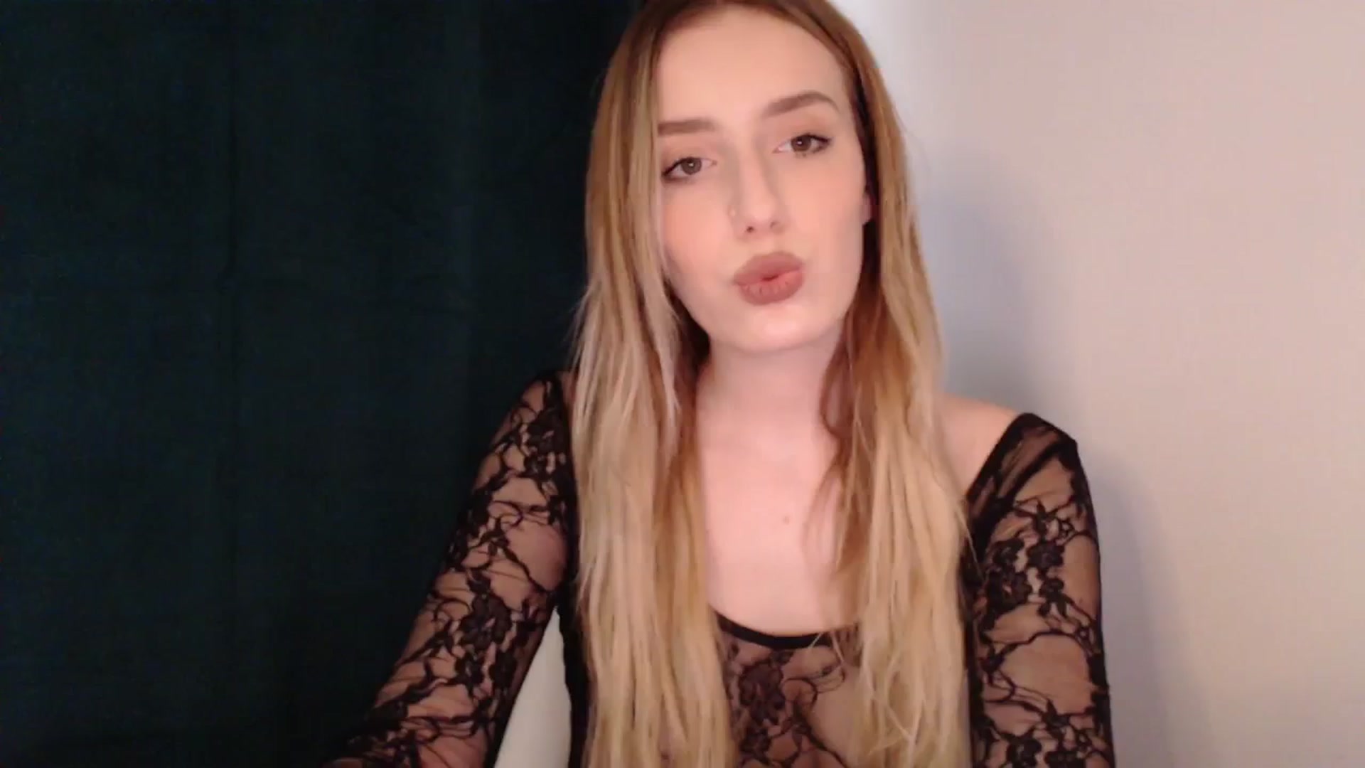 Gallery image thumbnail from Elenaxkiss's myfreecams stream on, 06/23/2025, 14:24 image 7 of 20