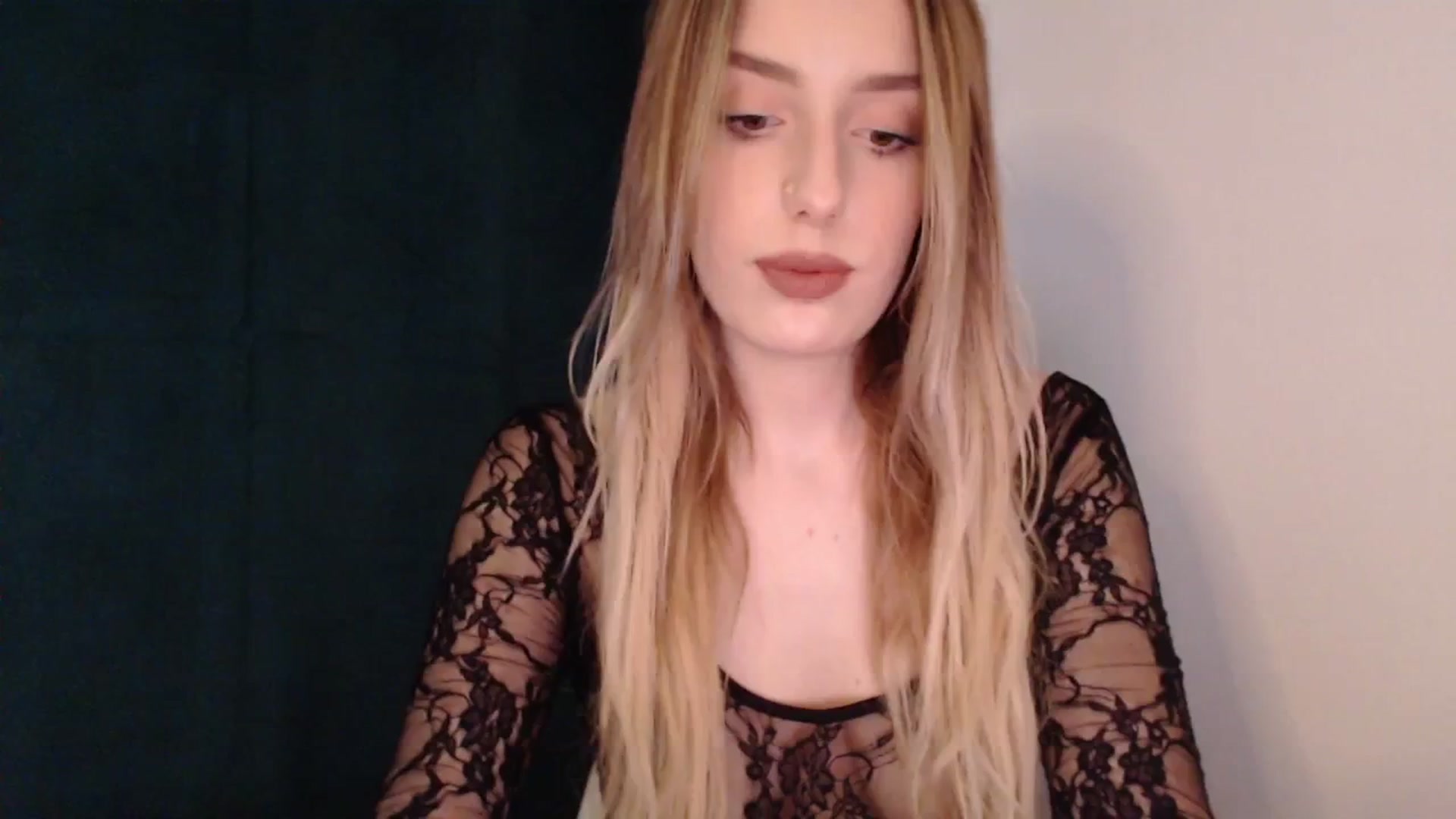 Gallery image thumbnail from Elenaxkiss's myfreecams stream on, 06/23/2025, 14:24 image 13 of 20