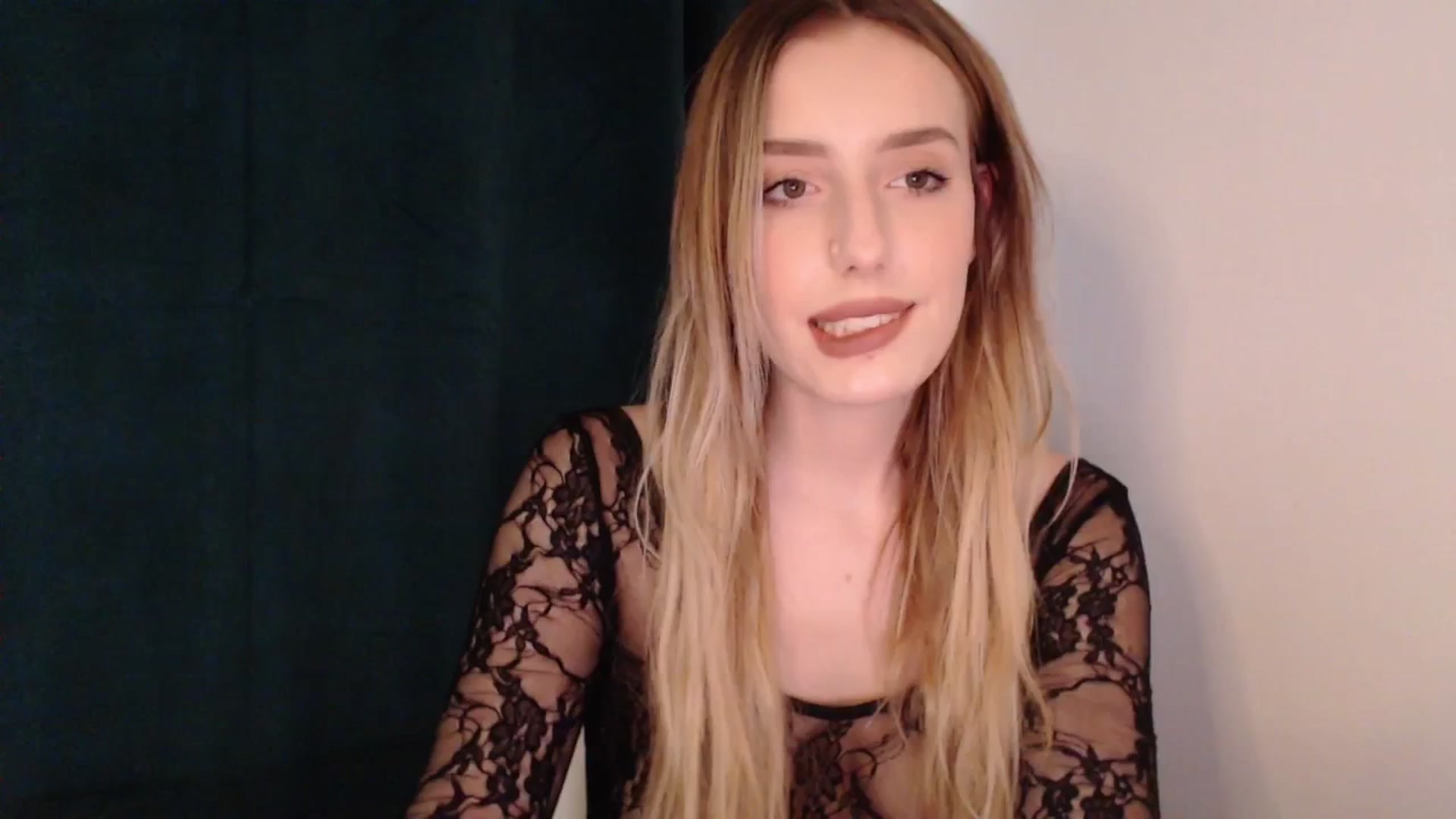 Gallery image thumbnail from Elenaxkiss's myfreecams stream on, 06/23/2025, 14:24 image 3 of 20