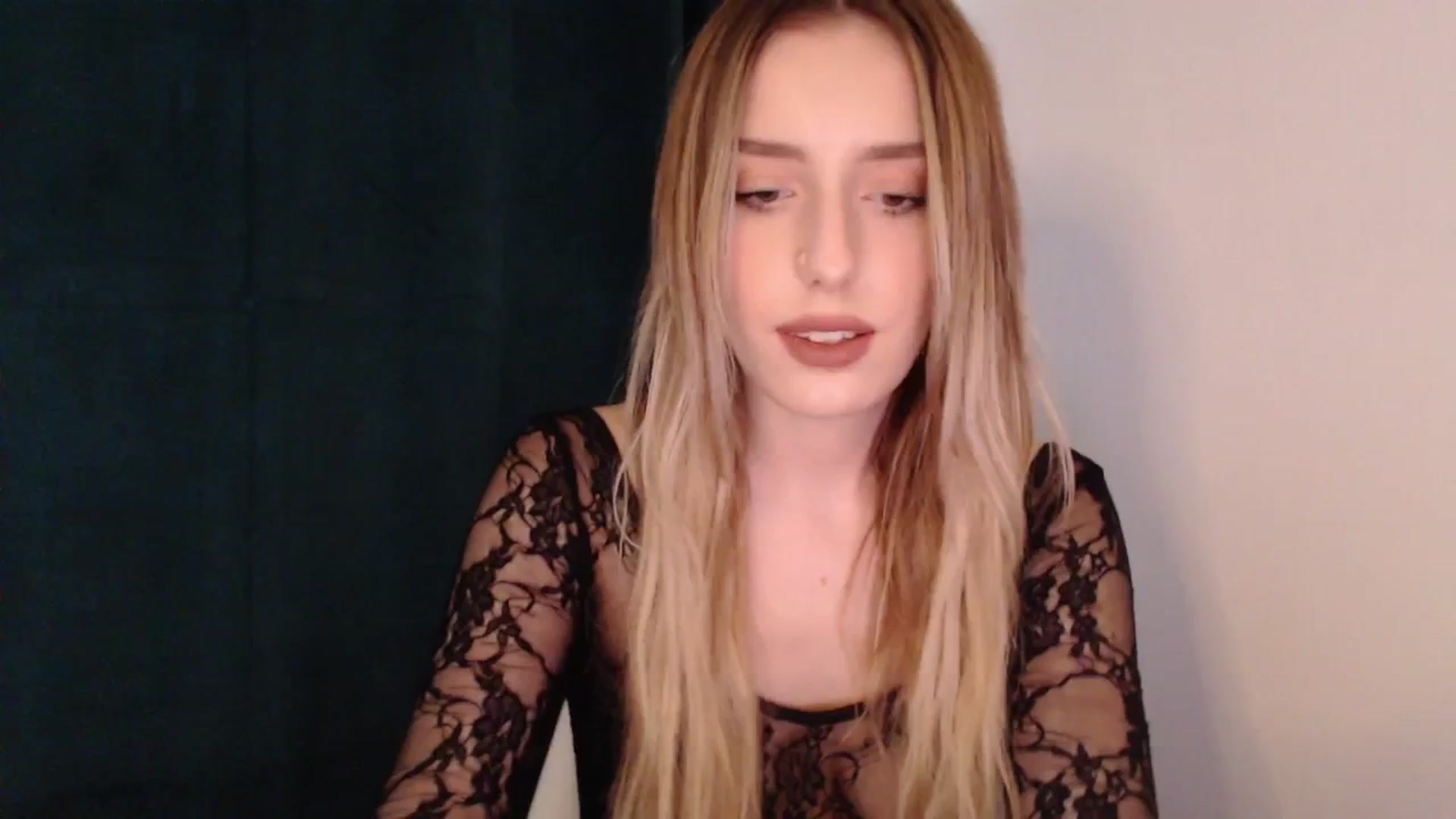 Gallery image thumbnail from Elenaxkiss's myfreecams stream on, 06/23/2025, 14:24 image 2 of 20