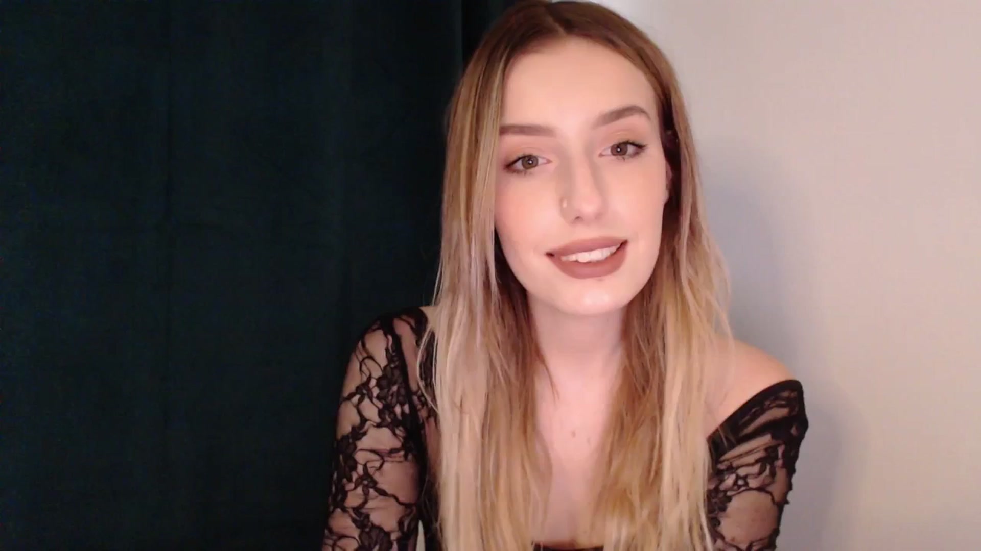 Gallery image thumbnail from Elenaxkiss's myfreecams stream on, 06/23/2025, 14:24 image 16 of 20