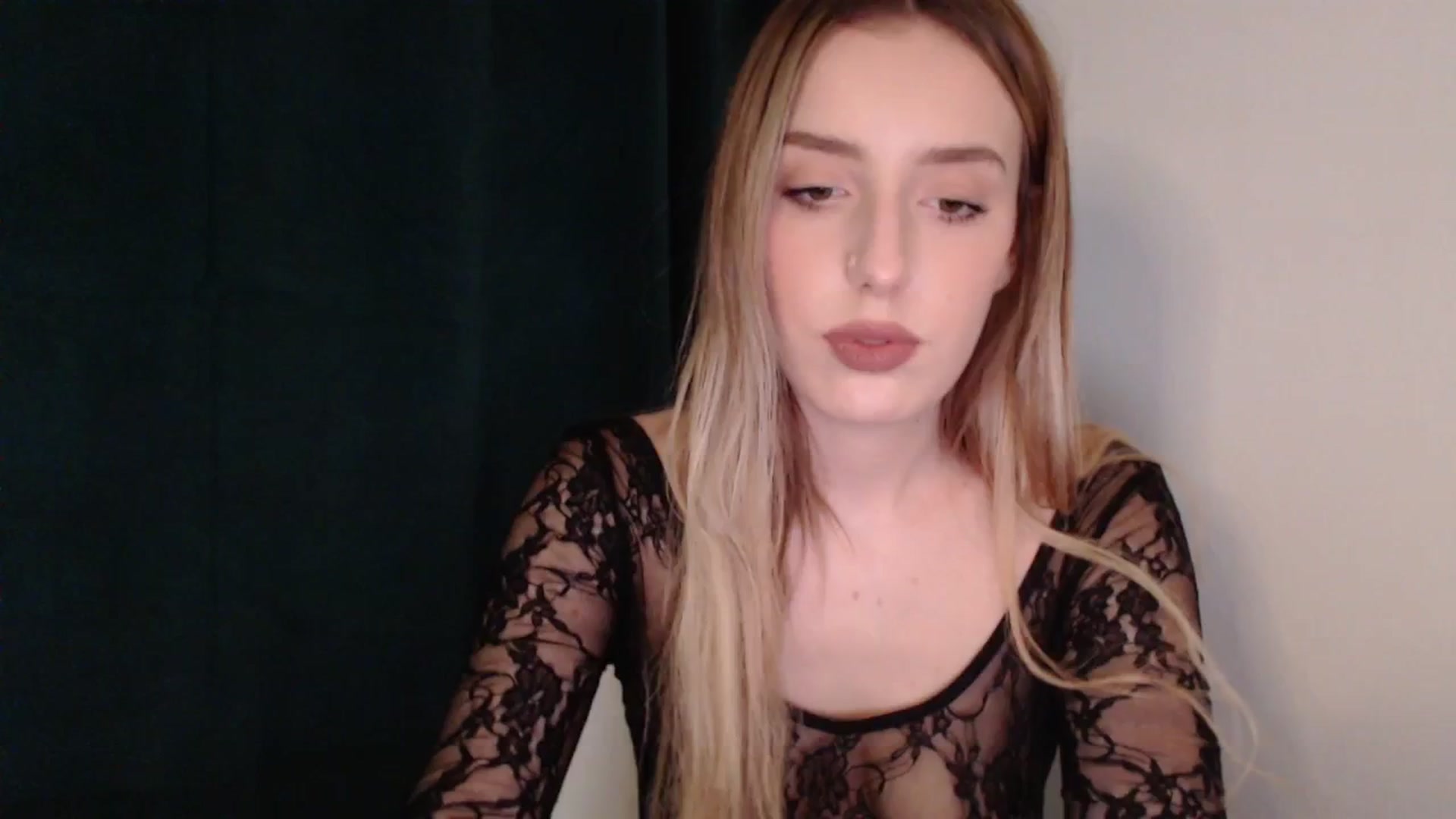 Gallery image thumbnail from Elenaxkiss's myfreecams stream on, 06/23/2025, 15:58 image 18 of 20