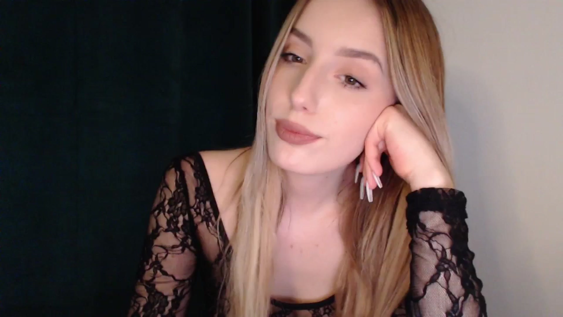 Gallery image thumbnail from Elenaxkiss's myfreecams stream on, 06/23/2025, 15:58 image 20 of 20