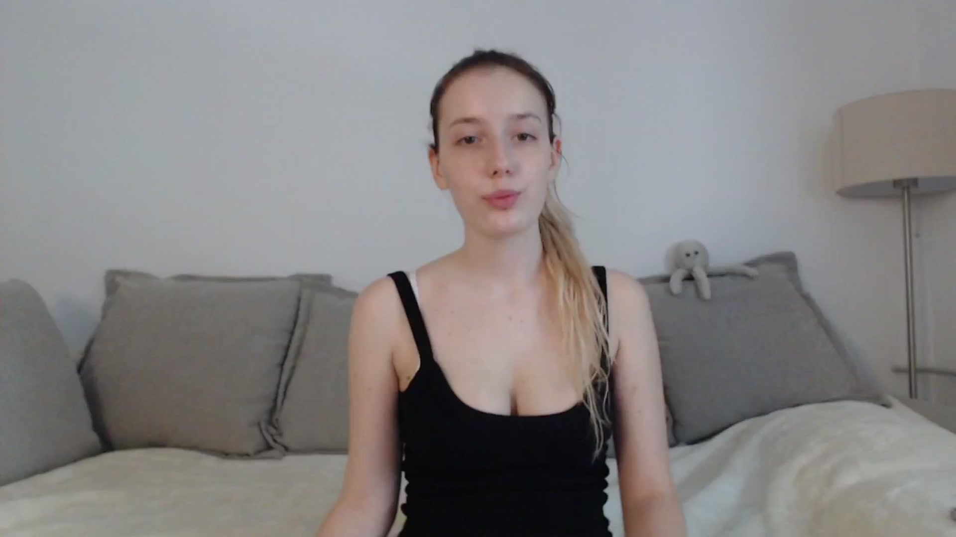 Gallery image thumbnail from Elenaxkiss's myfreecams stream on, 06/30/2025, 09:38 image 1 of 20