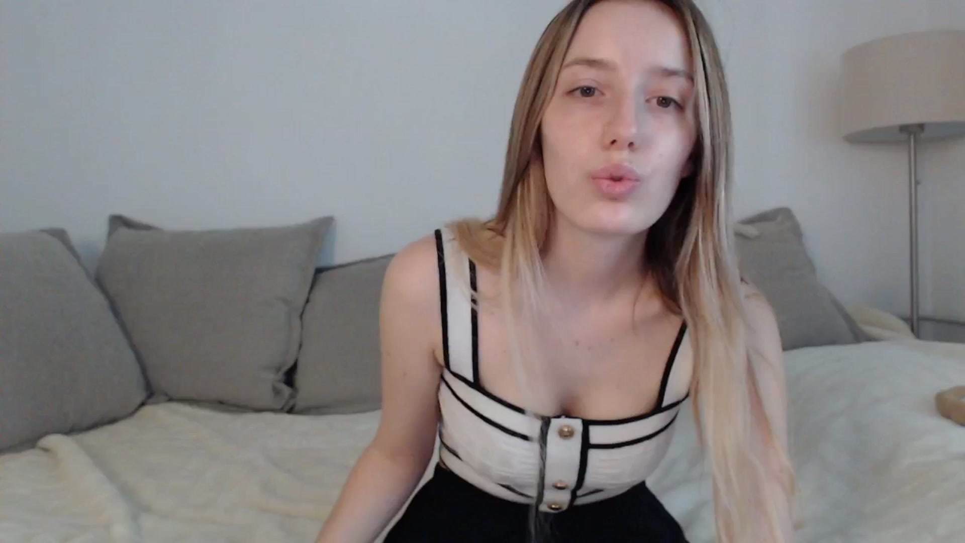 Gallery image thumbnail from Elenaxkiss's myfreecams stream on, 07/04/2025, 08:14 image 19 of 20