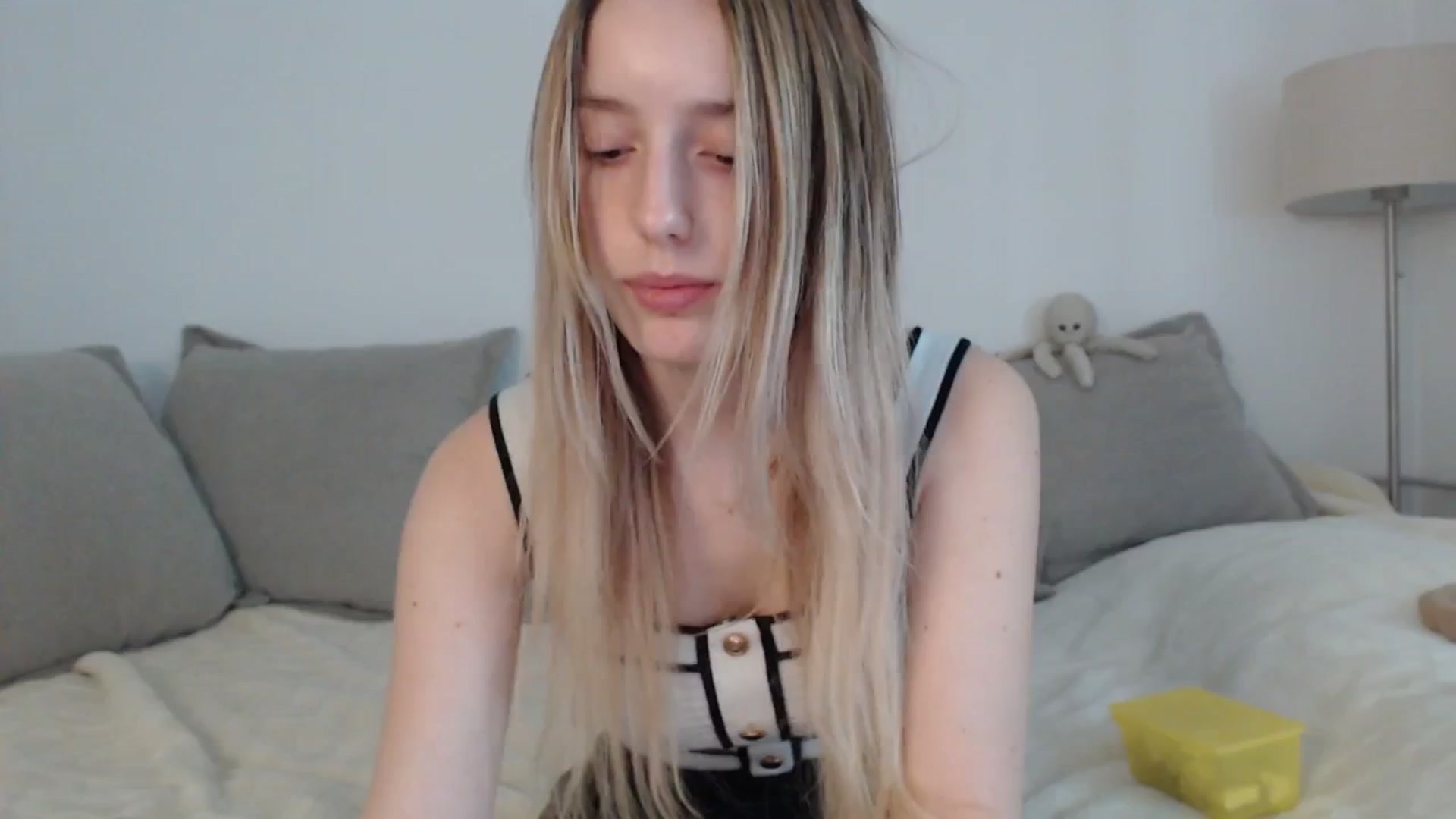Gallery image thumbnail from Elenaxkiss's myfreecams stream on, 07/04/2025, 08:44 image 18 of 20