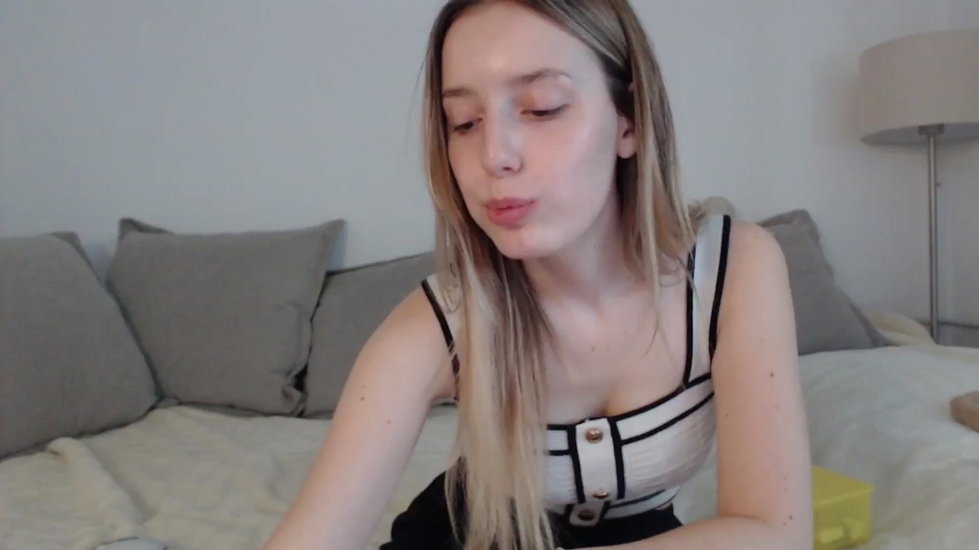 Gallery image thumbnail from Elenaxkiss's myfreecams stream on, 07/04/2025, 08:44 image 20 of 20
