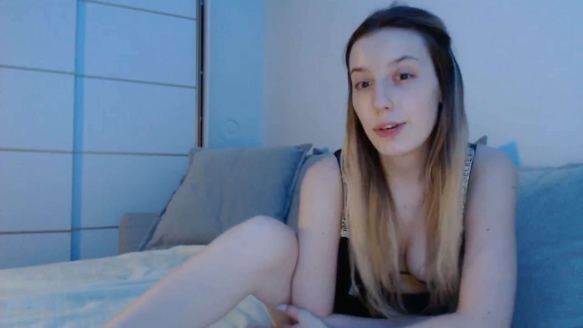 Gallery image thumbnail from Elenaxkiss's myfreecams stream on, 07/04/2025, 18:38 image 14 of 20