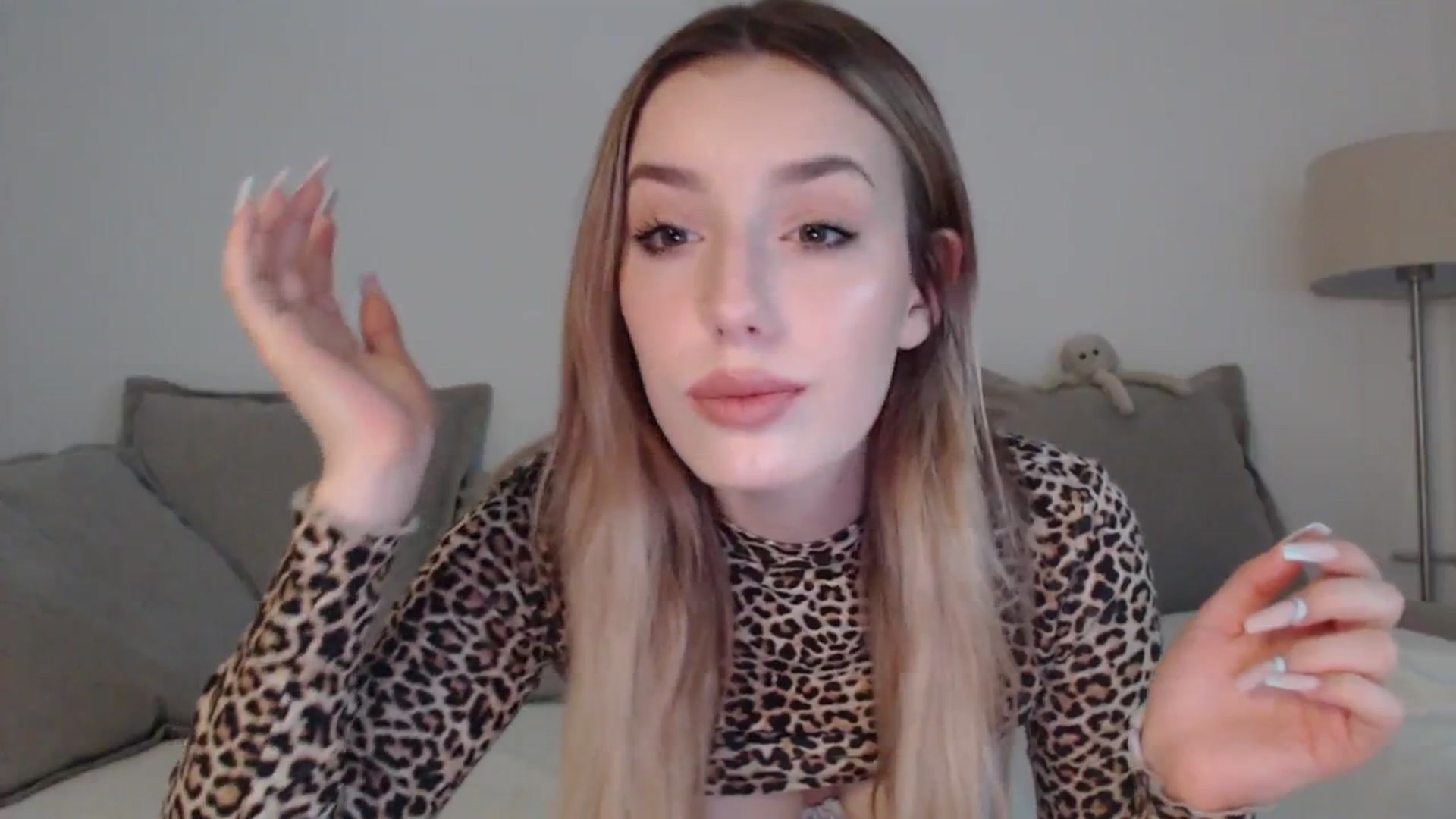 Gallery image thumbnail from Elenaxkiss's myfreecams stream on, 07/07/2025, 09:44 image 6 of 20