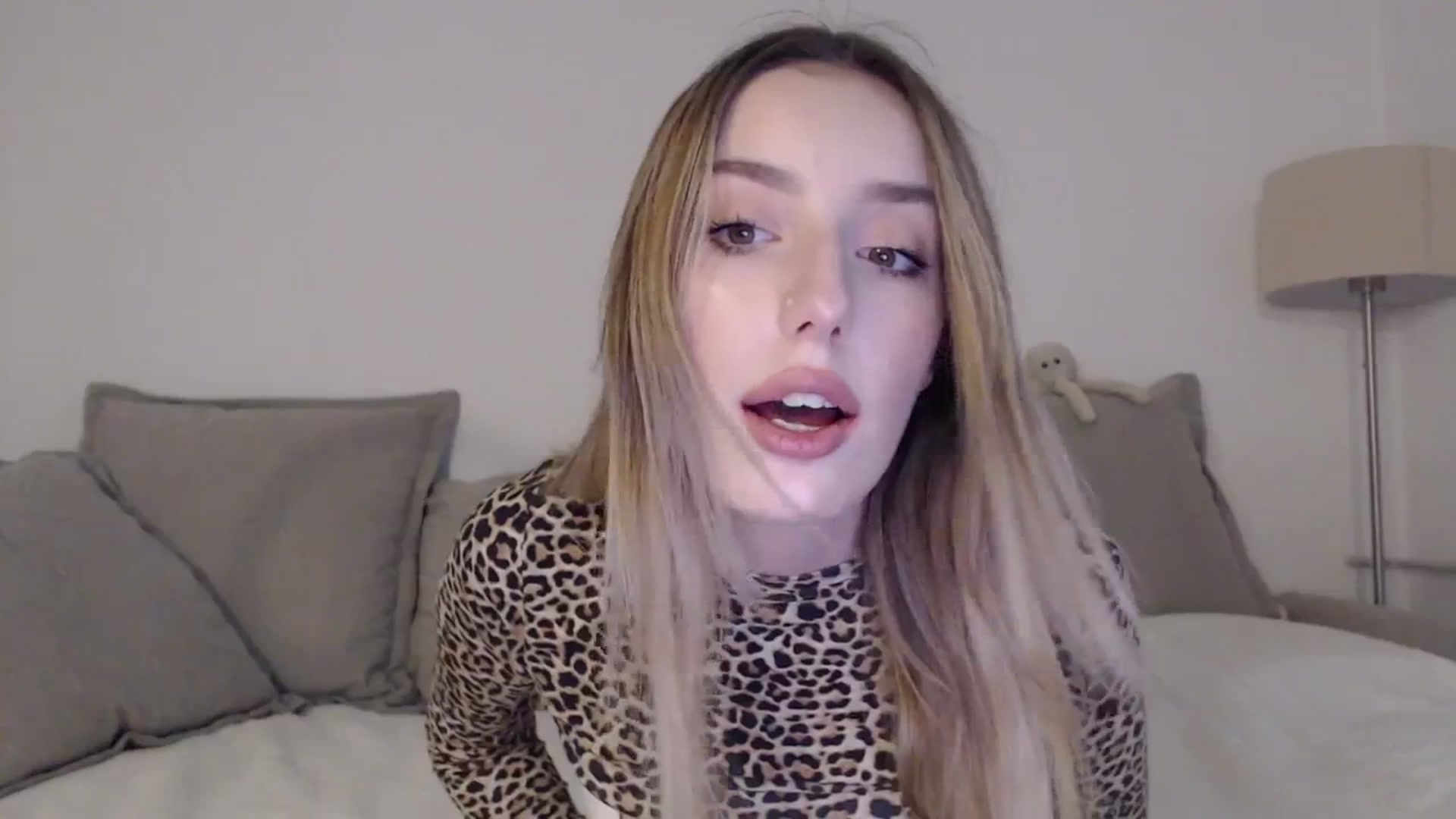 Gallery image thumbnail from Elenaxkiss's myfreecams stream on, 07/07/2025, 09:44 image 19 of 20