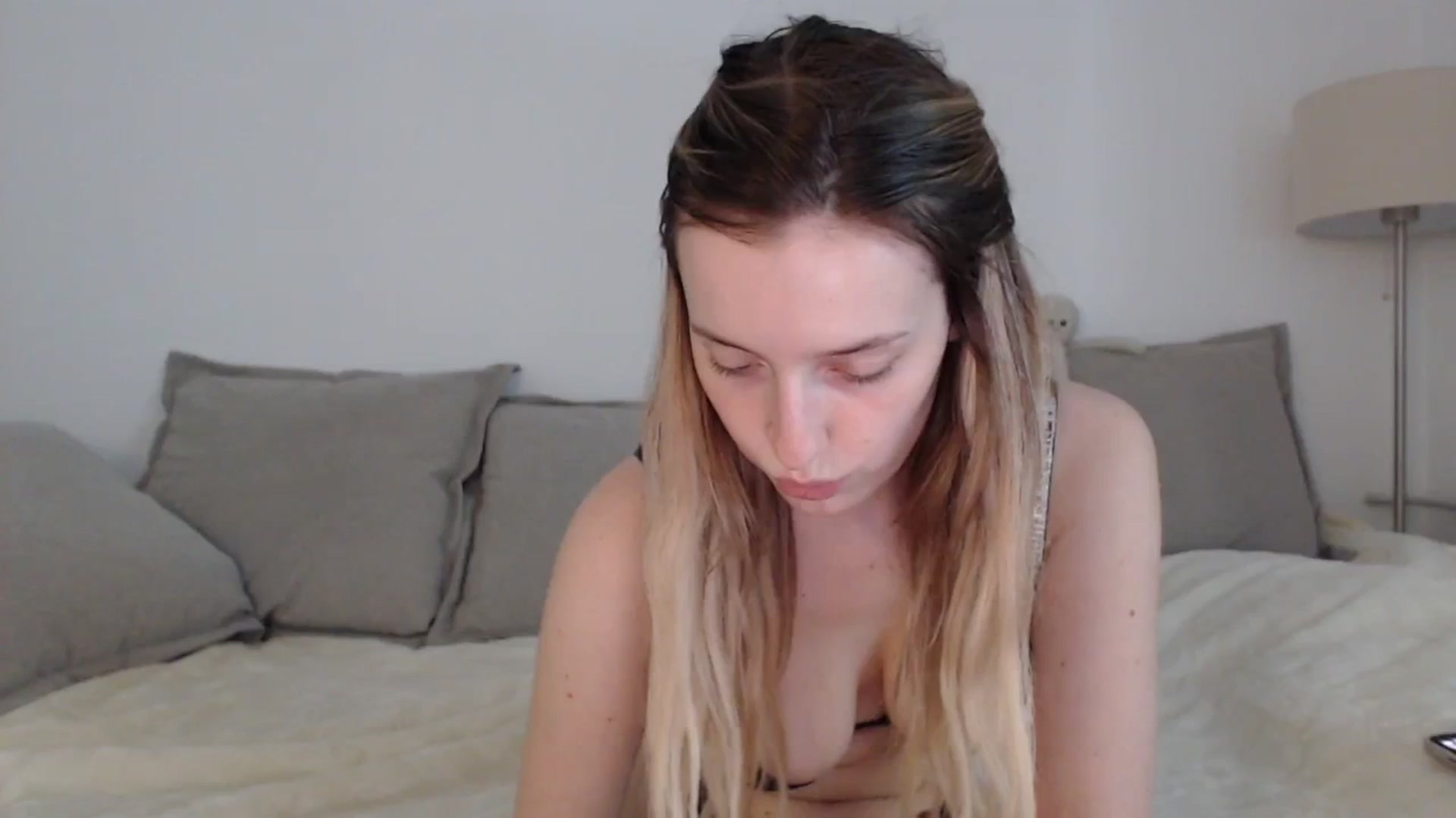 Gallery image thumbnail from Elenaxkiss's myfreecams stream on, 07/12/2025, 11:56 image 10 of 20
