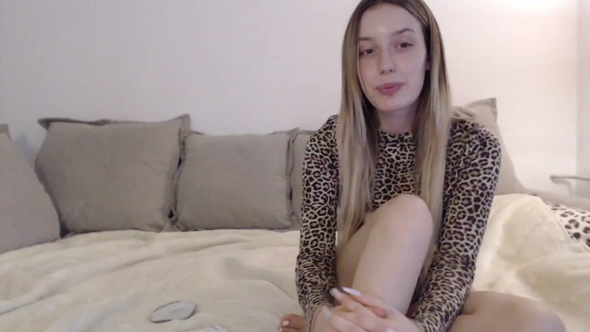 Gallery image thumbnail from Elenaxkiss's myfreecams stream on, 07/16/2025, 13:12 image 18 of 20