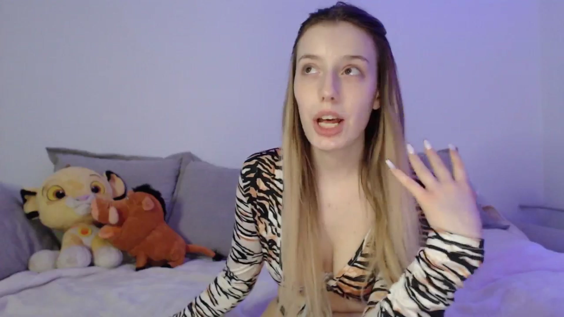 Gallery image thumbnail from Elenaxkiss's myfreecams stream on, 08/03/2025, 18:49 image 13 of 20