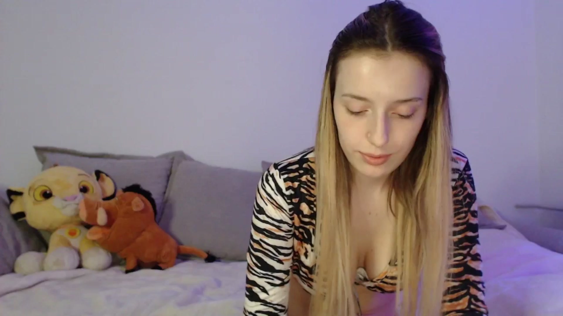 Gallery image thumbnail from Elenaxkiss's myfreecams stream on, 08/03/2025, 18:49 image 20 of 20