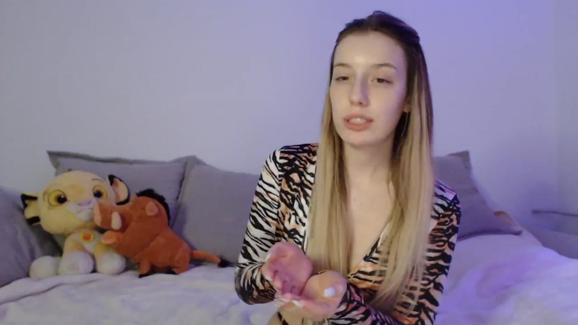 Gallery image thumbnail from Elenaxkiss's myfreecams stream on, 08/03/2025, 18:49 image 14 of 20