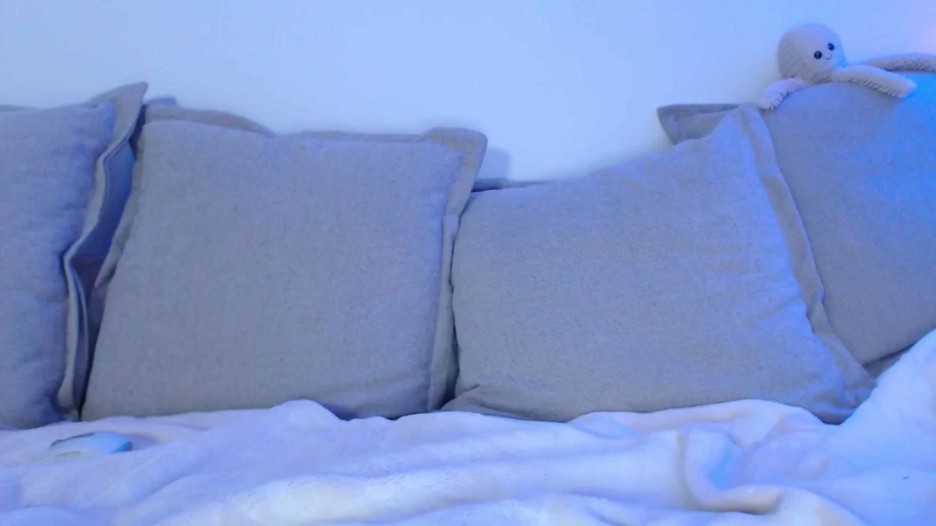 Gallery image thumbnail from Elenaxkiss's myfreecams stream on, 08/05/2025, 12:55 image 8 of 20