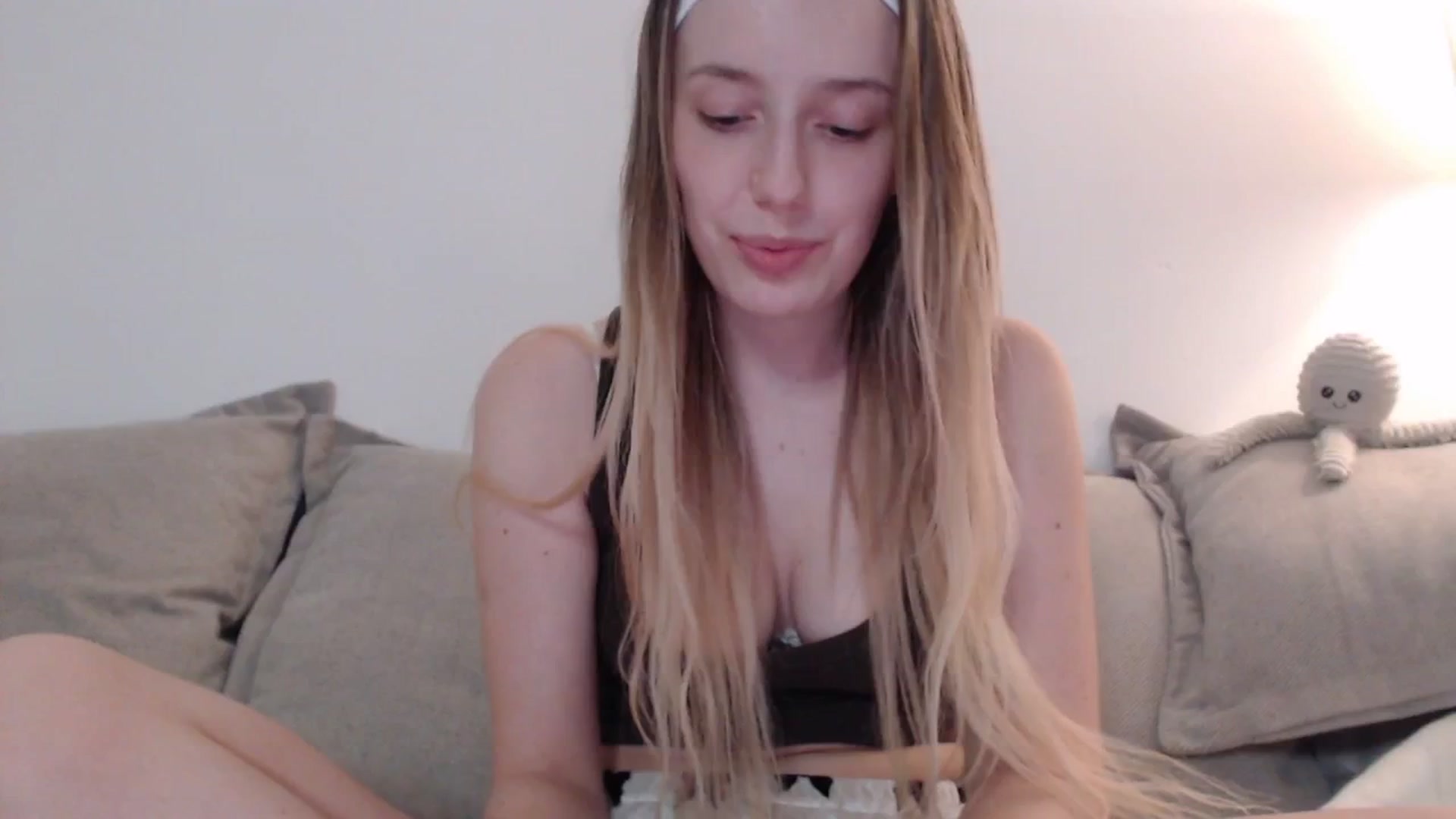 Gallery image thumbnail from Elenaxkiss's myfreecams stream on, 08/06/2025, 21:29 image 6 of 20