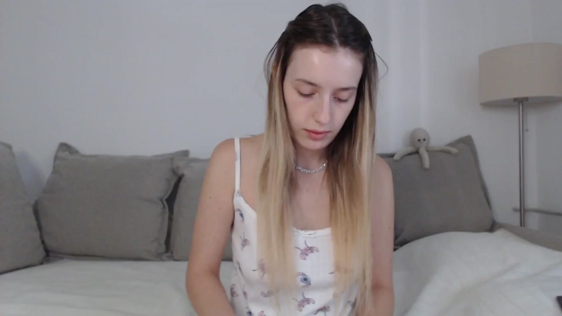 Gallery image thumbnail from Elenaxkiss's myfreecams stream on, 08/25/2025, 10:10 image 3 of 20