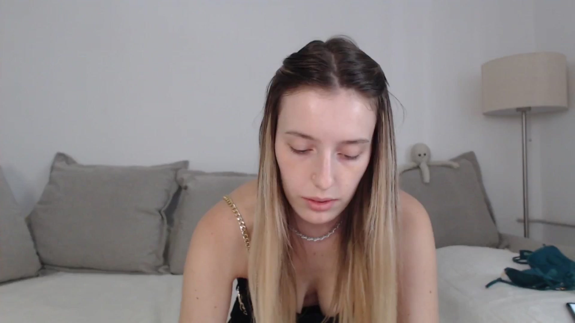 Gallery image thumbnail from Elenaxkiss's myfreecams stream on, 08/25/2025, 10:10 image 12 of 20