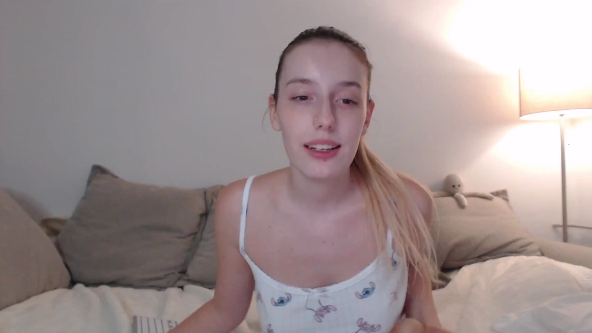 Gallery image thumbnail from Elenaxkiss's myfreecams stream on, 08/25/2025, 21:29 image 18 of 20