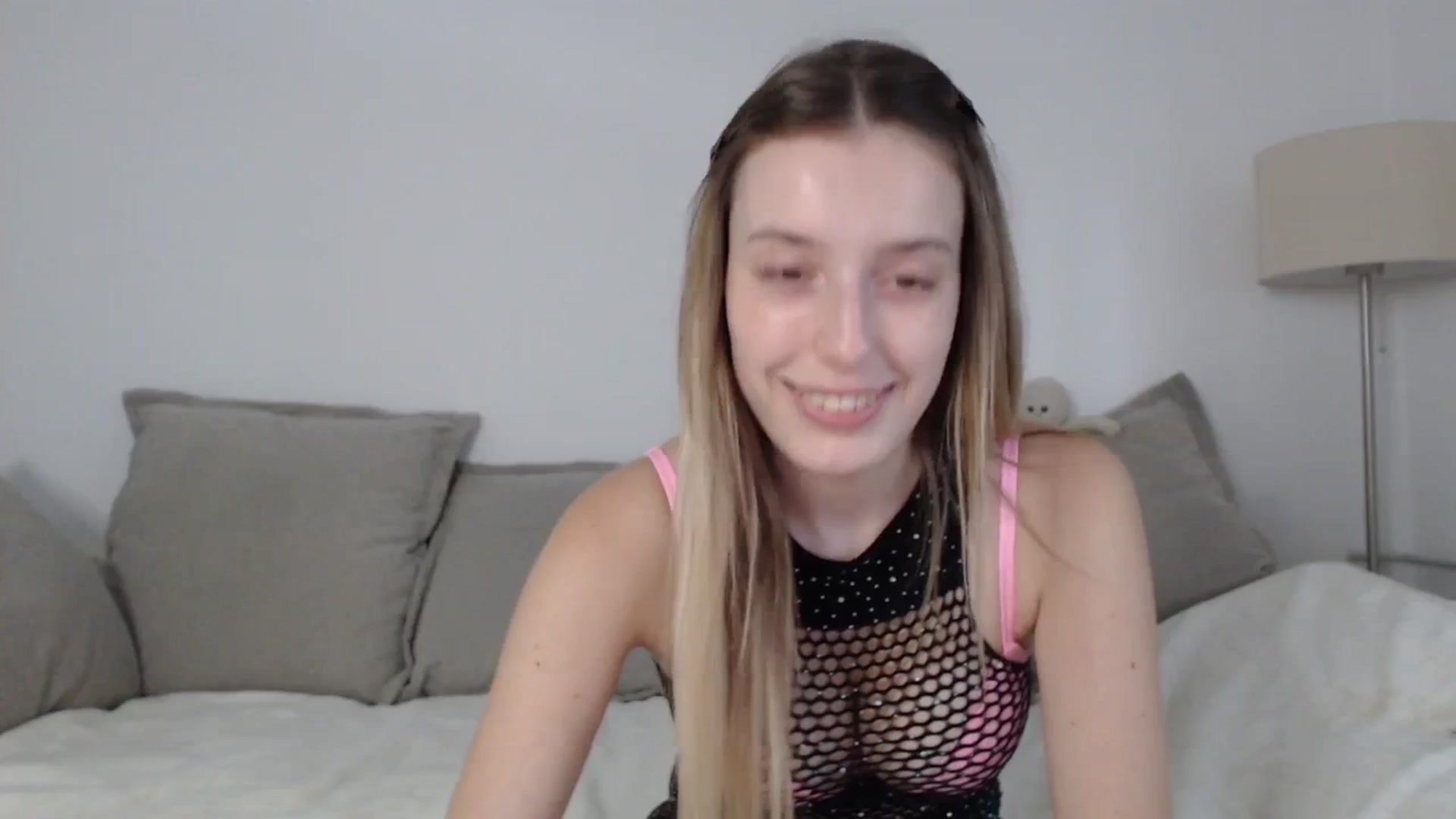 Gallery image thumbnail from Elenaxkiss's myfreecams stream on, 08/27/2025, 08:25 image 15 of 20
