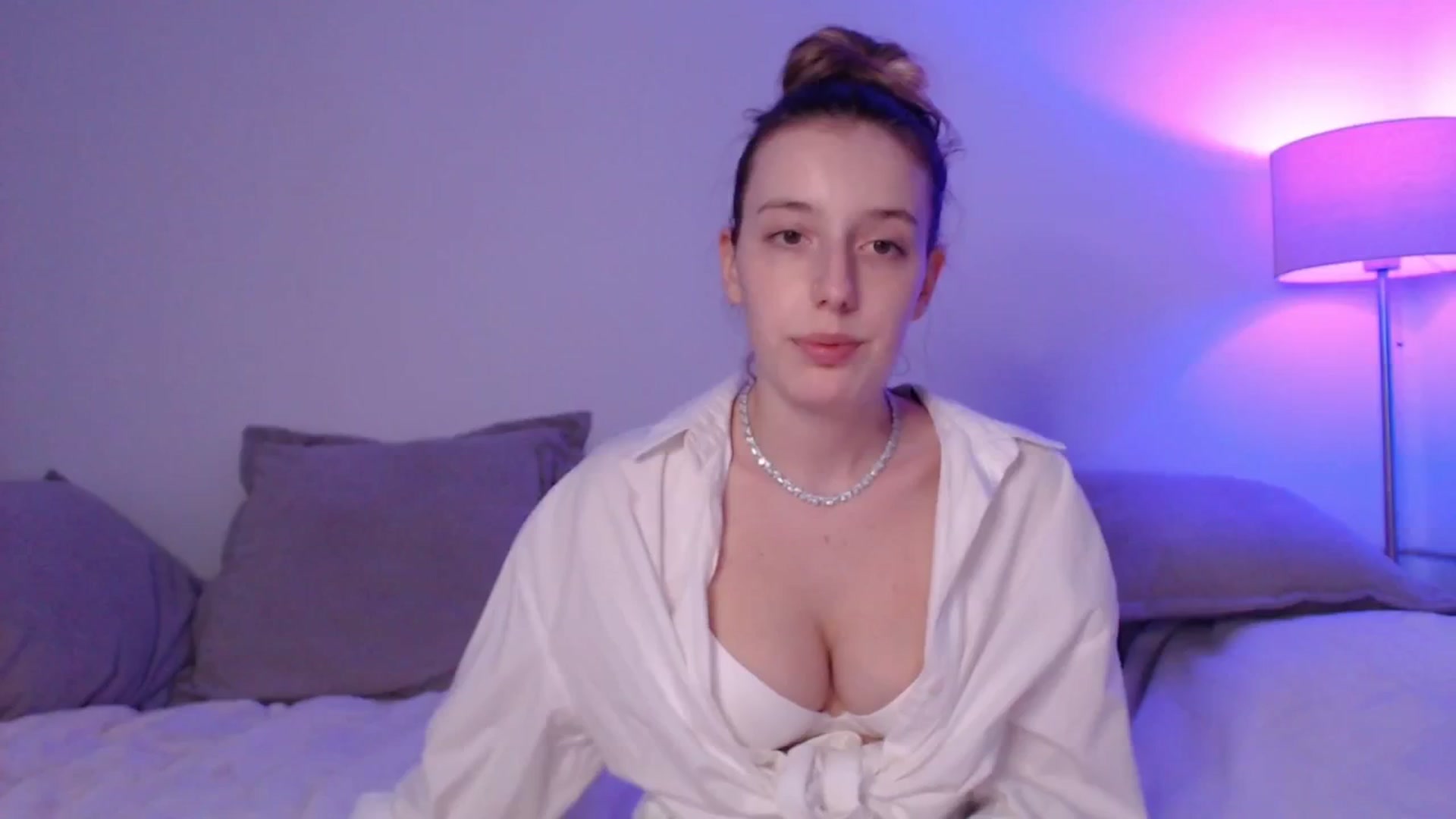 Gallery image thumbnail from Elenaxkiss's myfreecams stream on, 08/29/2025, 17:12 image 6 of 20