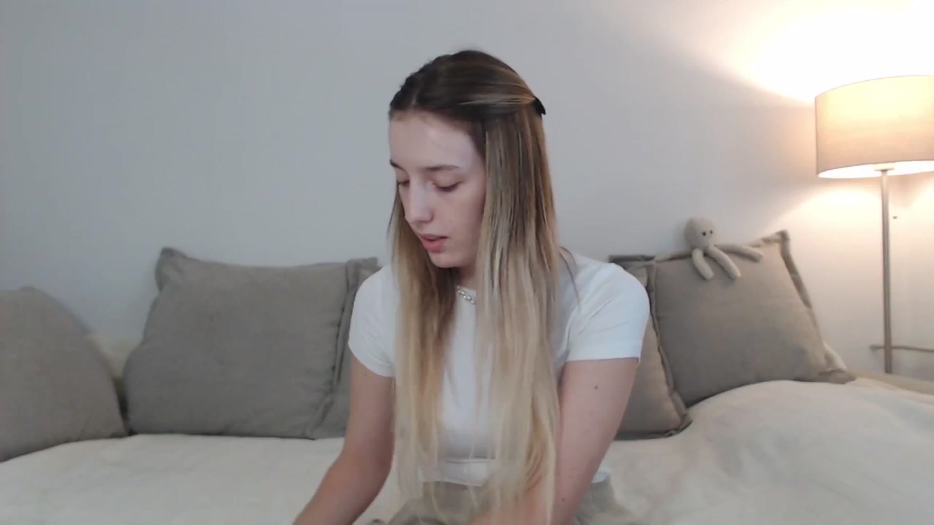 Gallery image thumbnail from Elenaxkiss's myfreecams stream on, 08/31/2025, 09:52 image 9 of 20