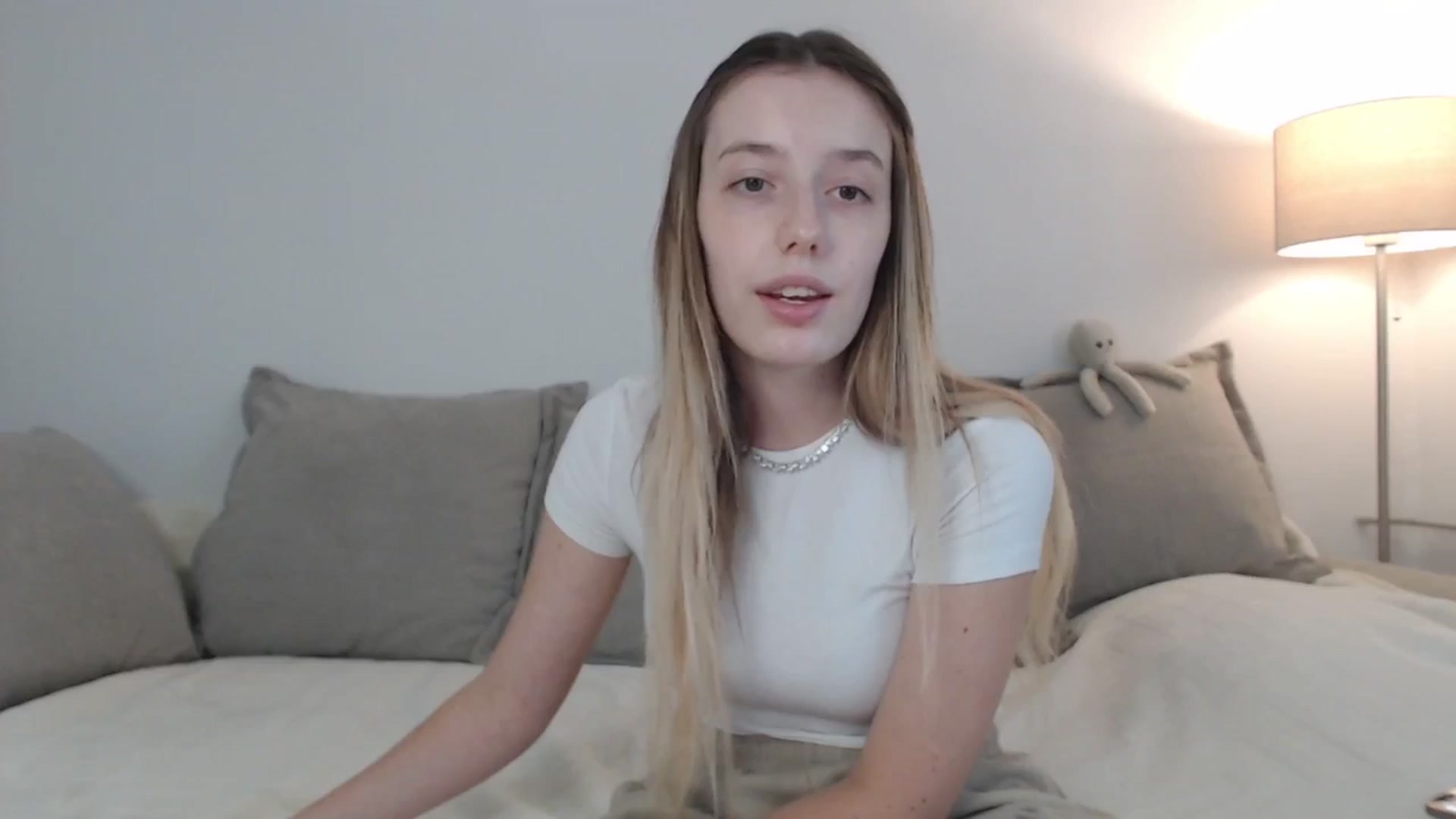 Gallery image thumbnail from Elenaxkiss's myfreecams stream on, 08/31/2025, 09:52 image 19 of 20